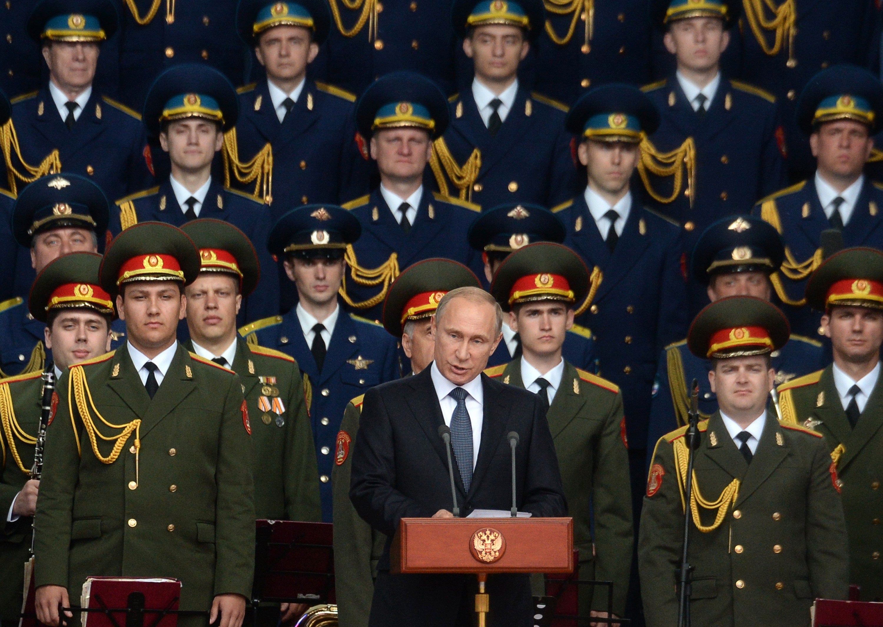 Putin announces Russia's new nuclear missile program in Kubinka, to a military audience