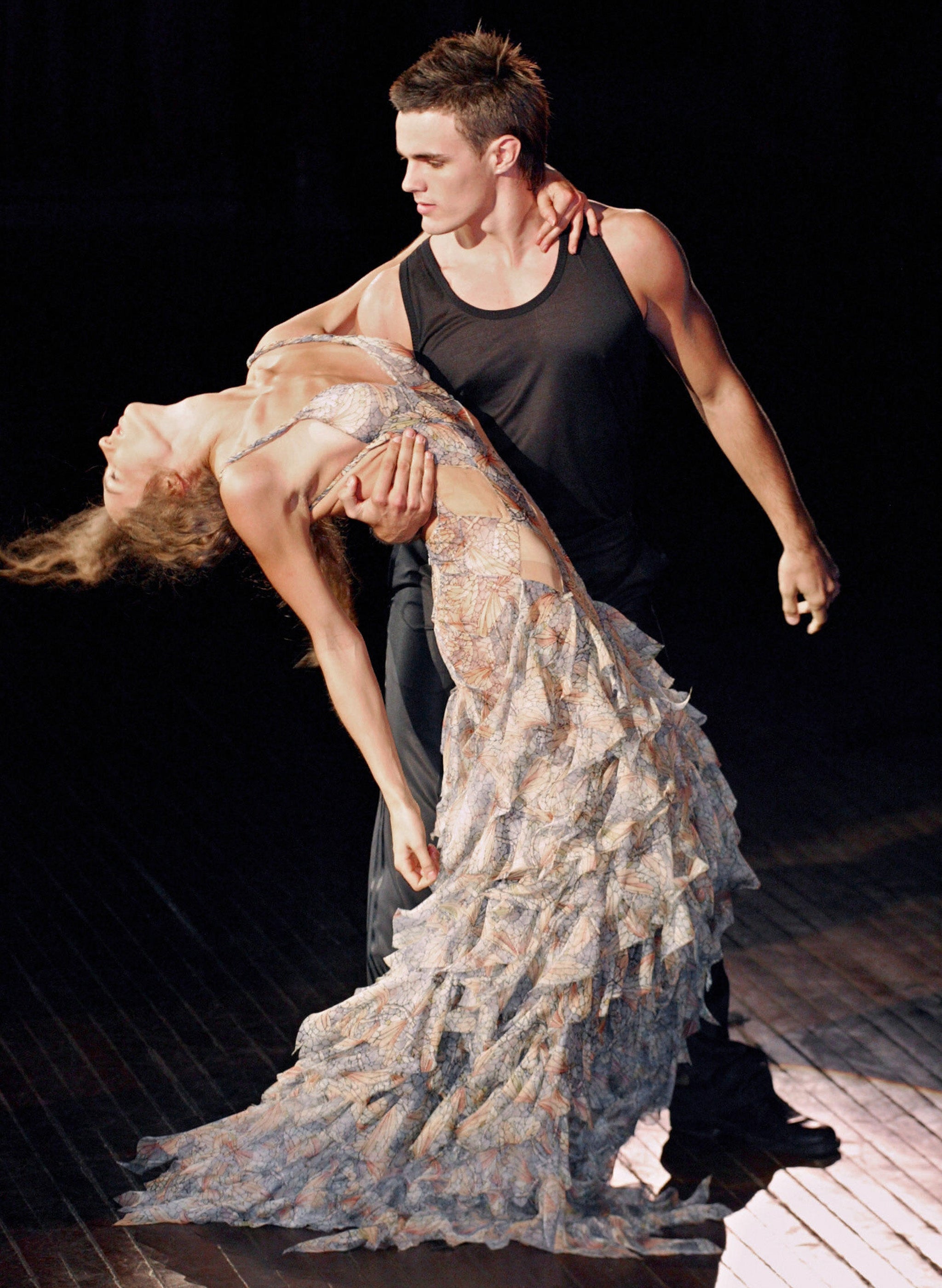 A model presents a creation for British designer Alexander McQueen 10 October 2003 in Paris during the ready-to-wear Spring/Summer 2004 collections