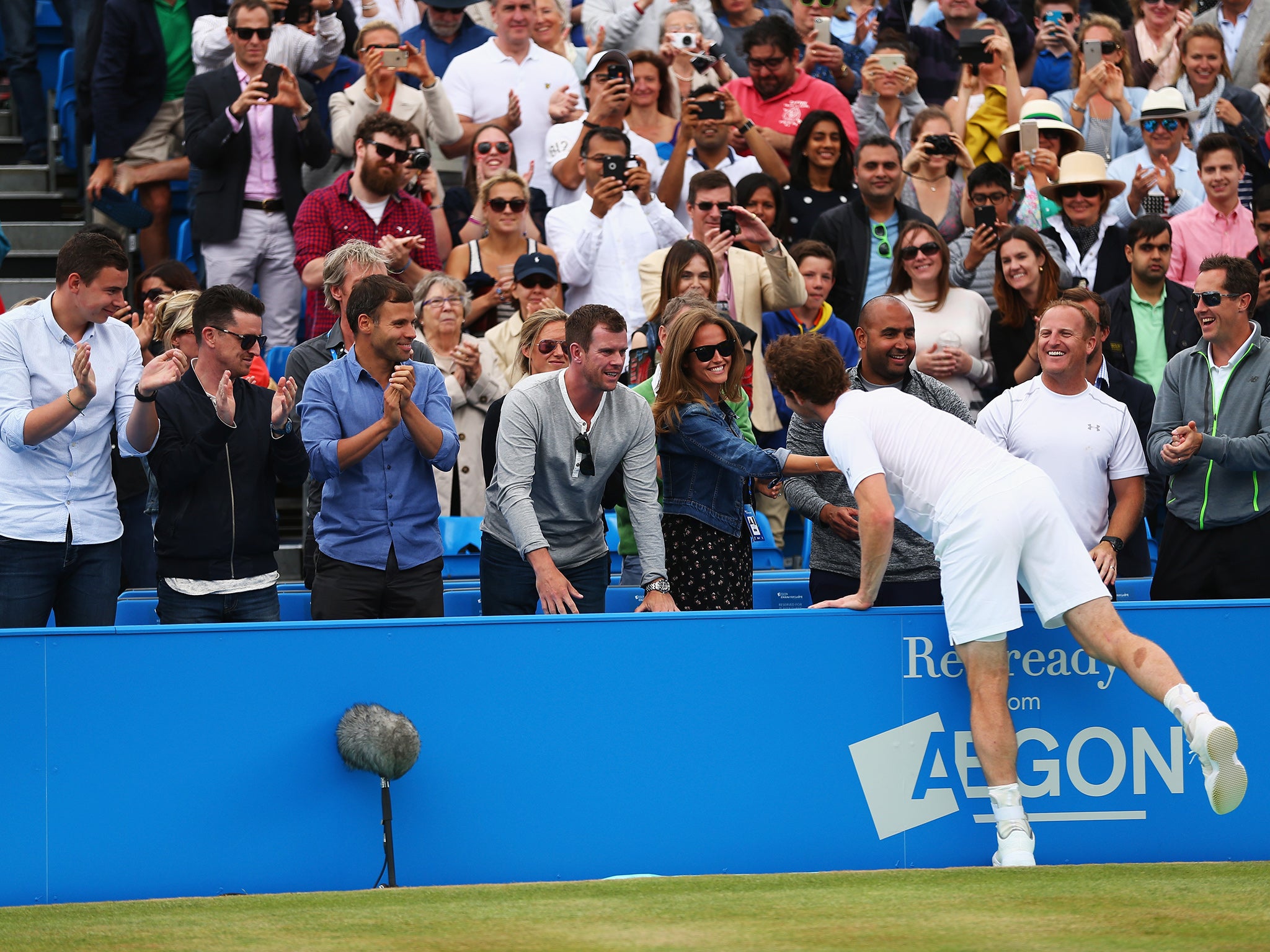 Murray embraces wife Kim Sears at the end of the game