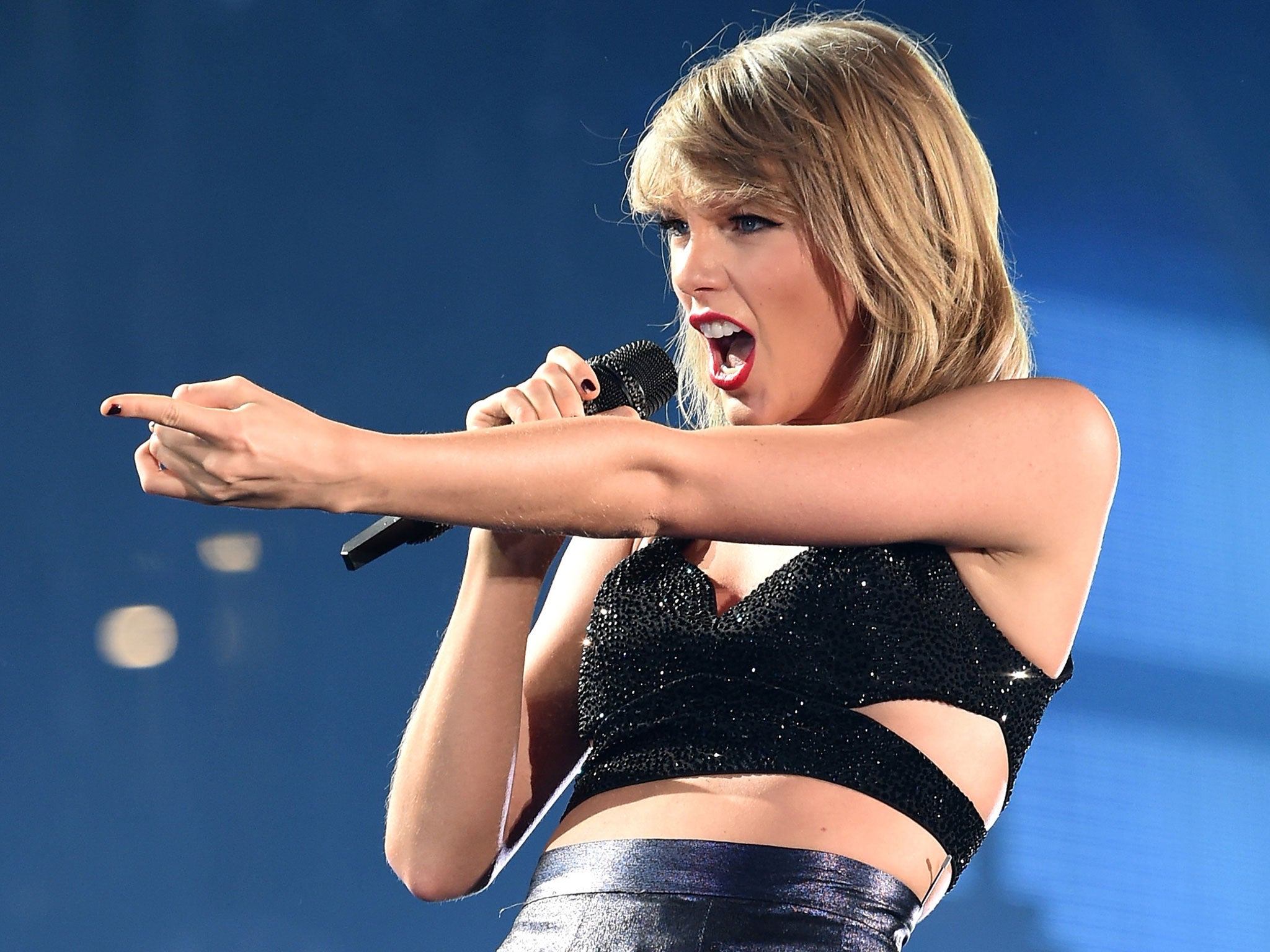 Apple Music changed their artist payment policy after Taylor Swift's angry open letter