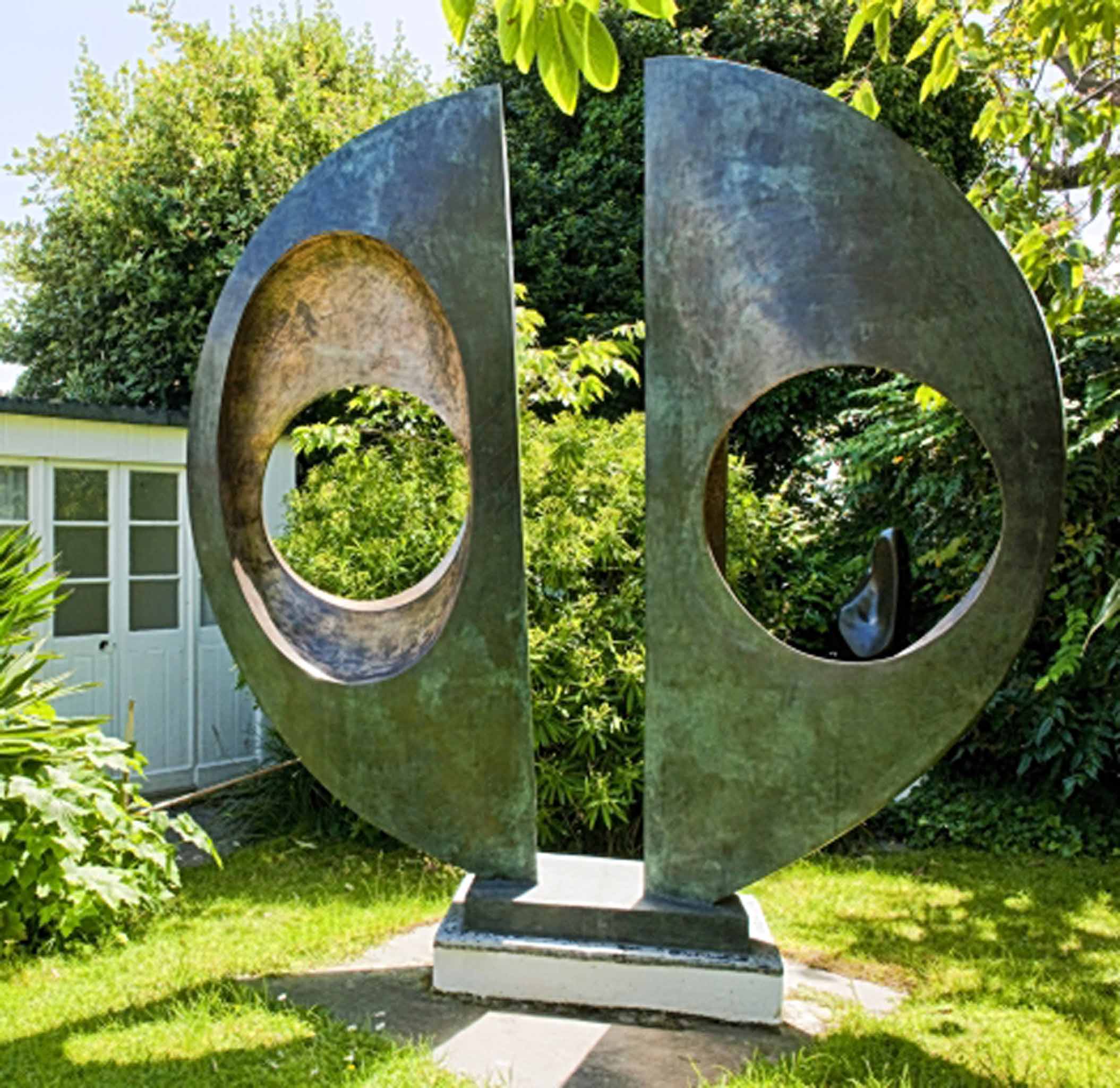 Art in the gardens of the Barbara Hepworth Museum