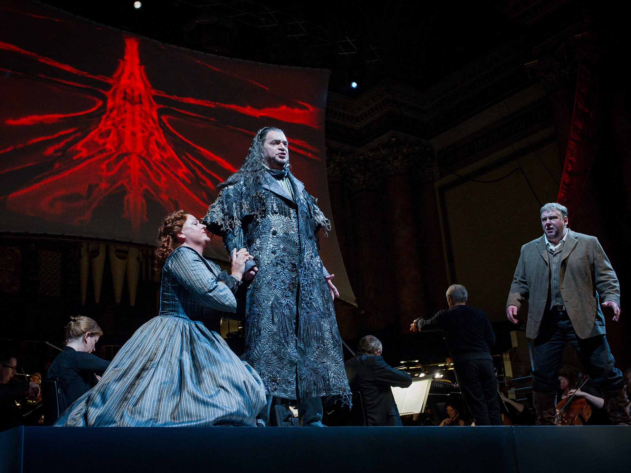 In Flying Dutchman Richard Farnes has brought a performance of both grandeur and excitement