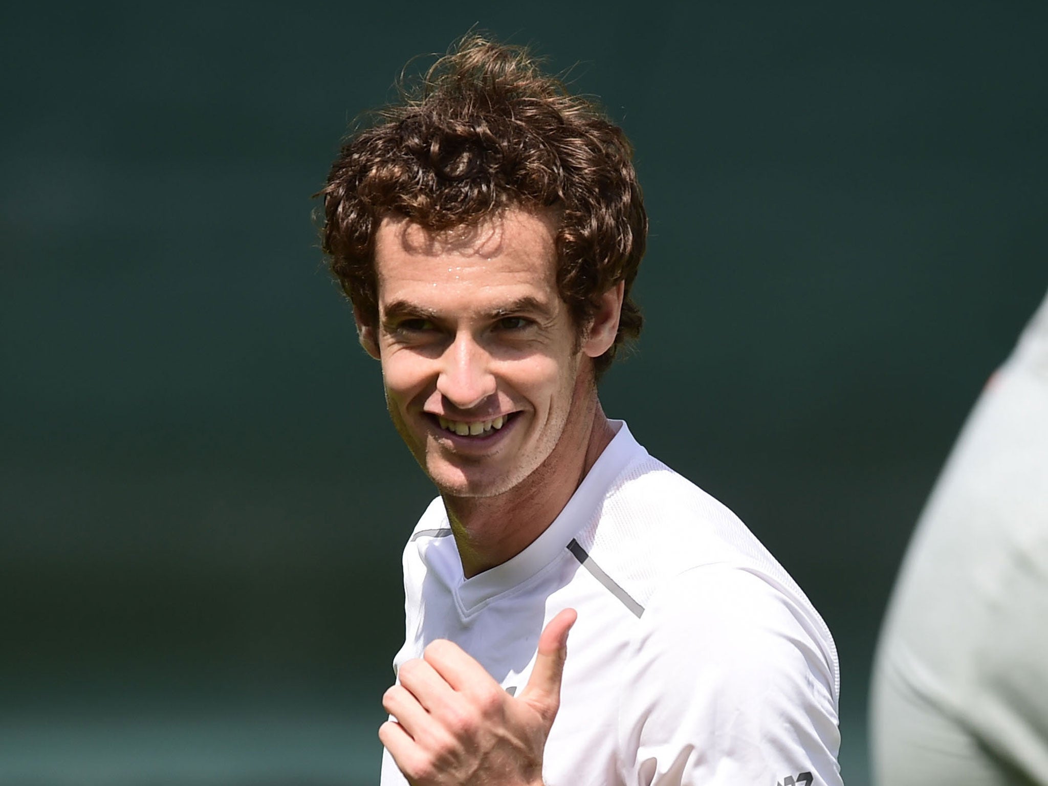 In the third set of Murray’s match, at around 4pm, an announcement flashed up on the scoreboard advising those who relied on the Underground to “consider leaving as soon as possible”.