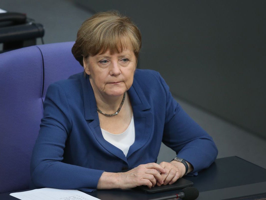 Angela Merkel will meet EU leaders in Paris on Monday to decide Greece's fate