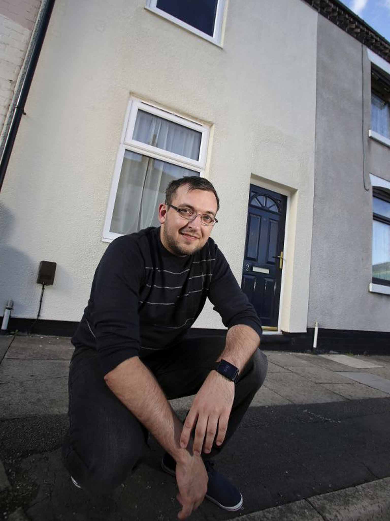 Gavin Pierpoint outside his £1 house in Stoke (UNP)