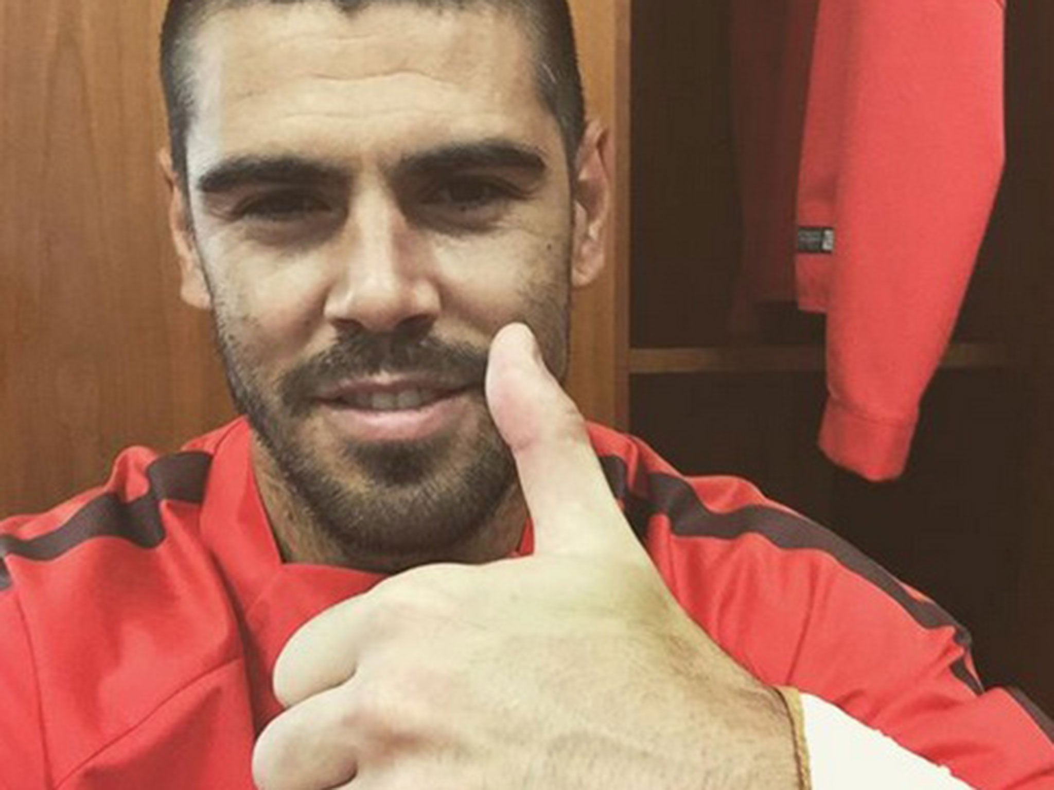 Valdes had implied that he was staying at United