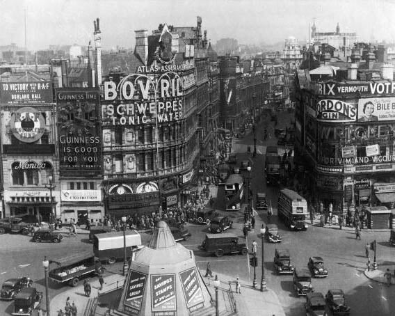 Piccadilly Circus in the 1940s