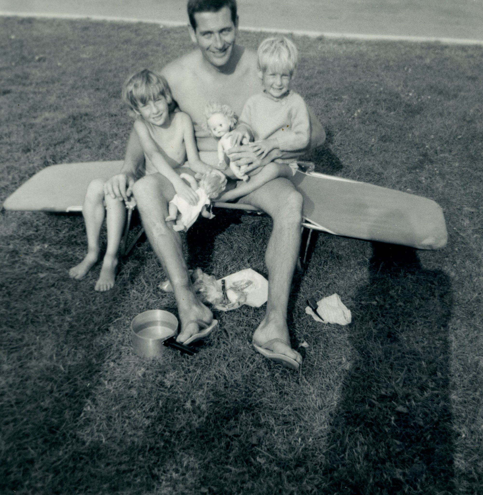 Lisa Markwell (right) with her father and sister Claire