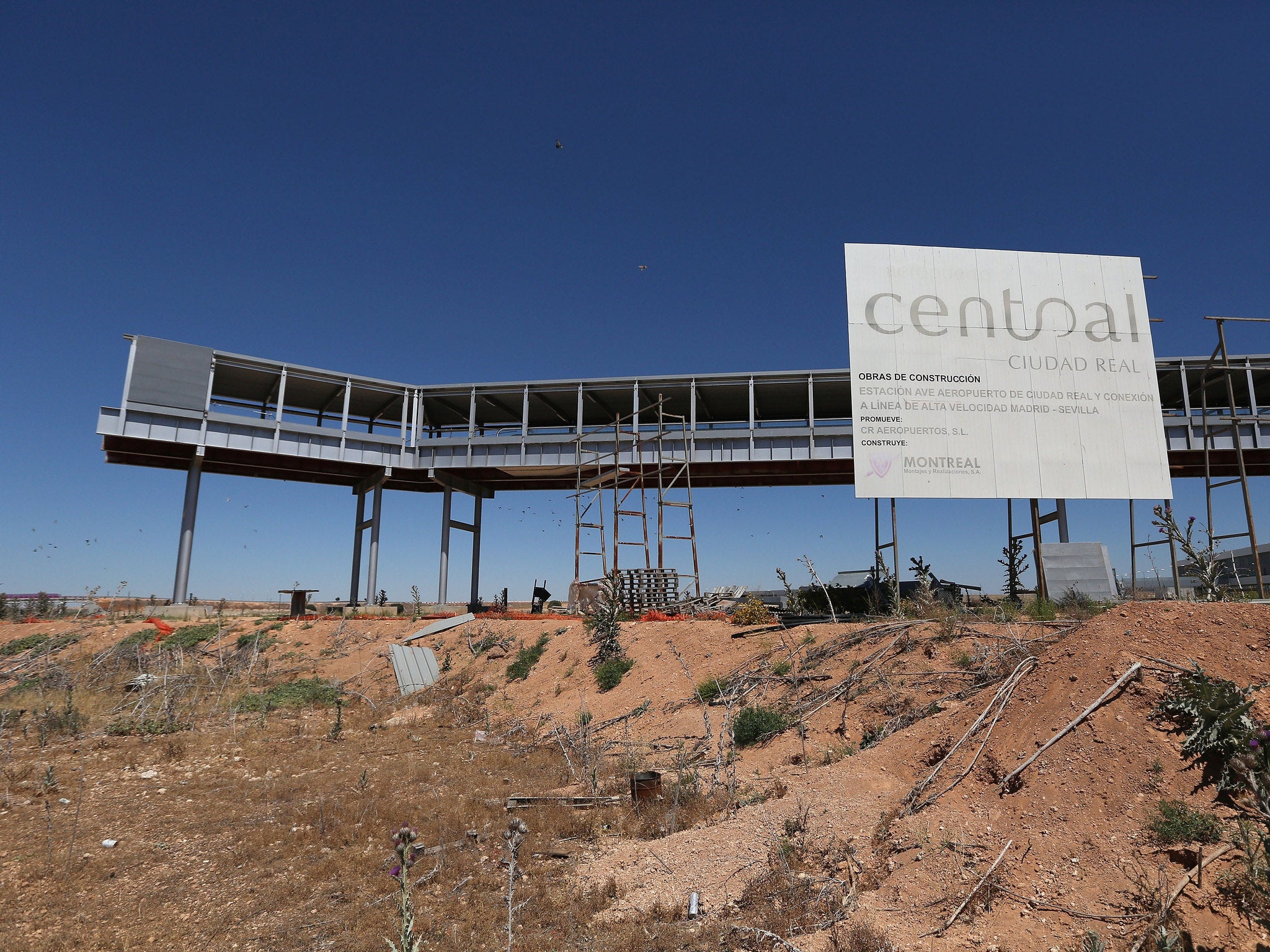 An abandoned walkway at the Ciudad Real airport