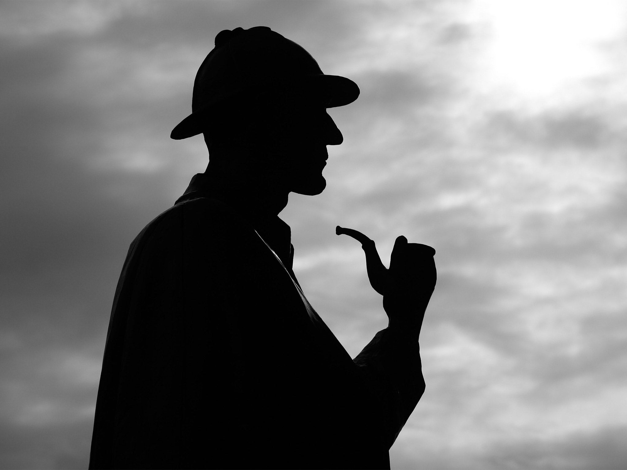 Statue of Sherlock Holmes outside Baker Street tube station