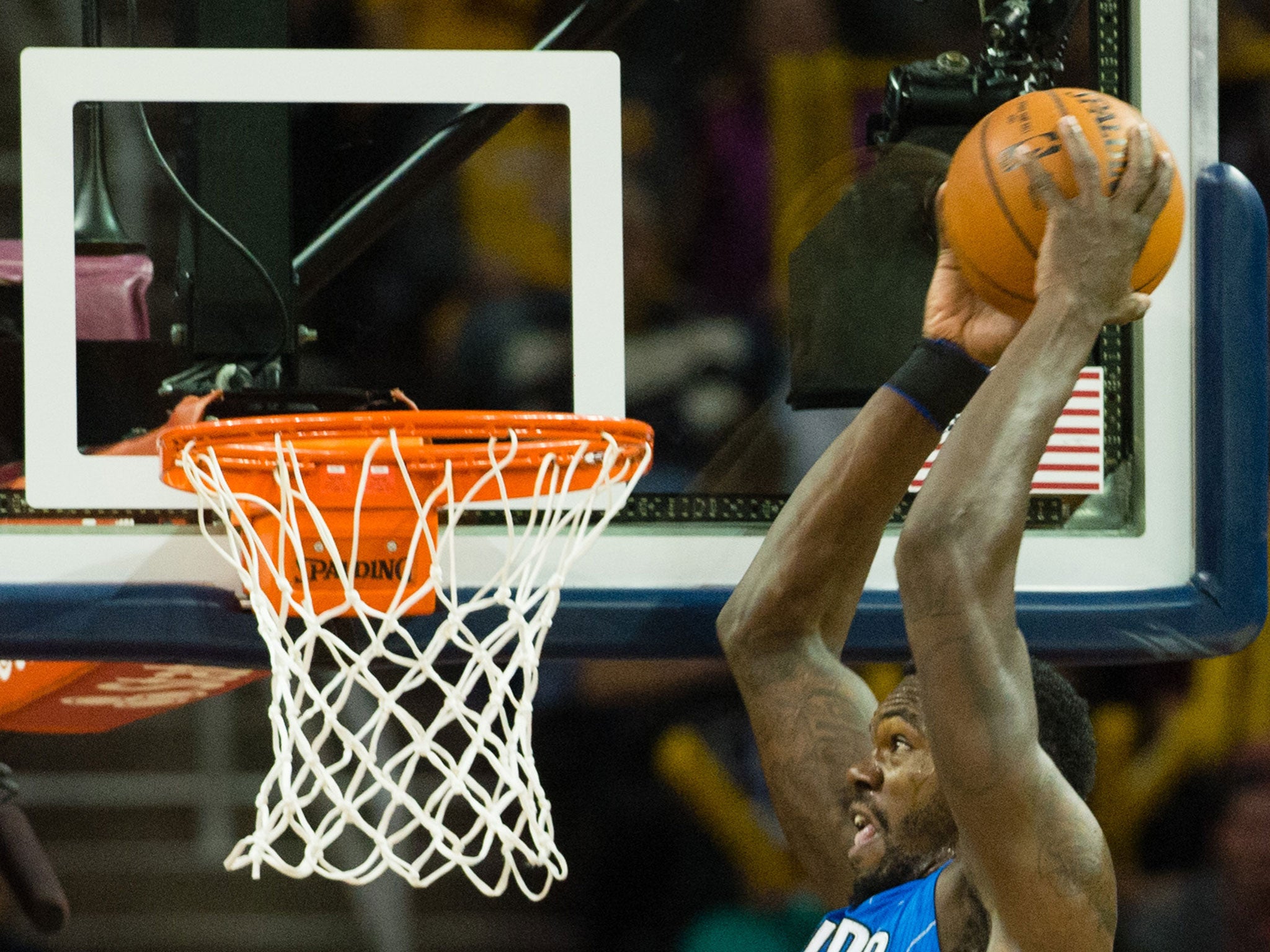 Dewayne Dedmon with a slam sunk for Orlando Magic