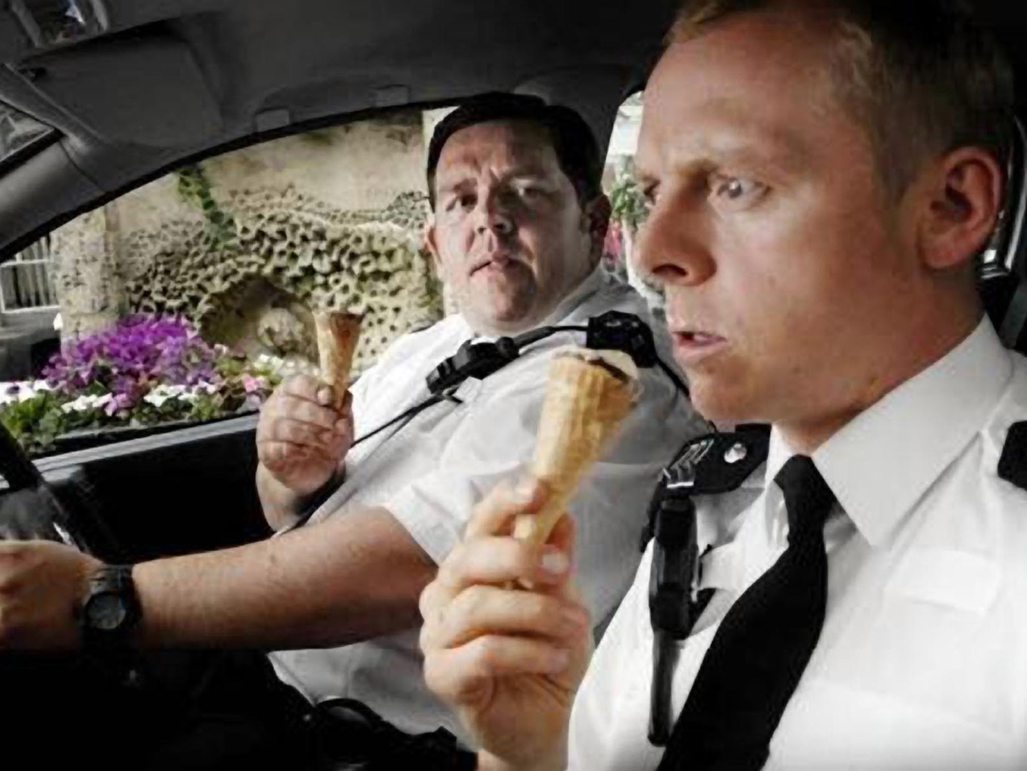 Nick Frost and Simon Pegg eating ice cream in Hot fuzz