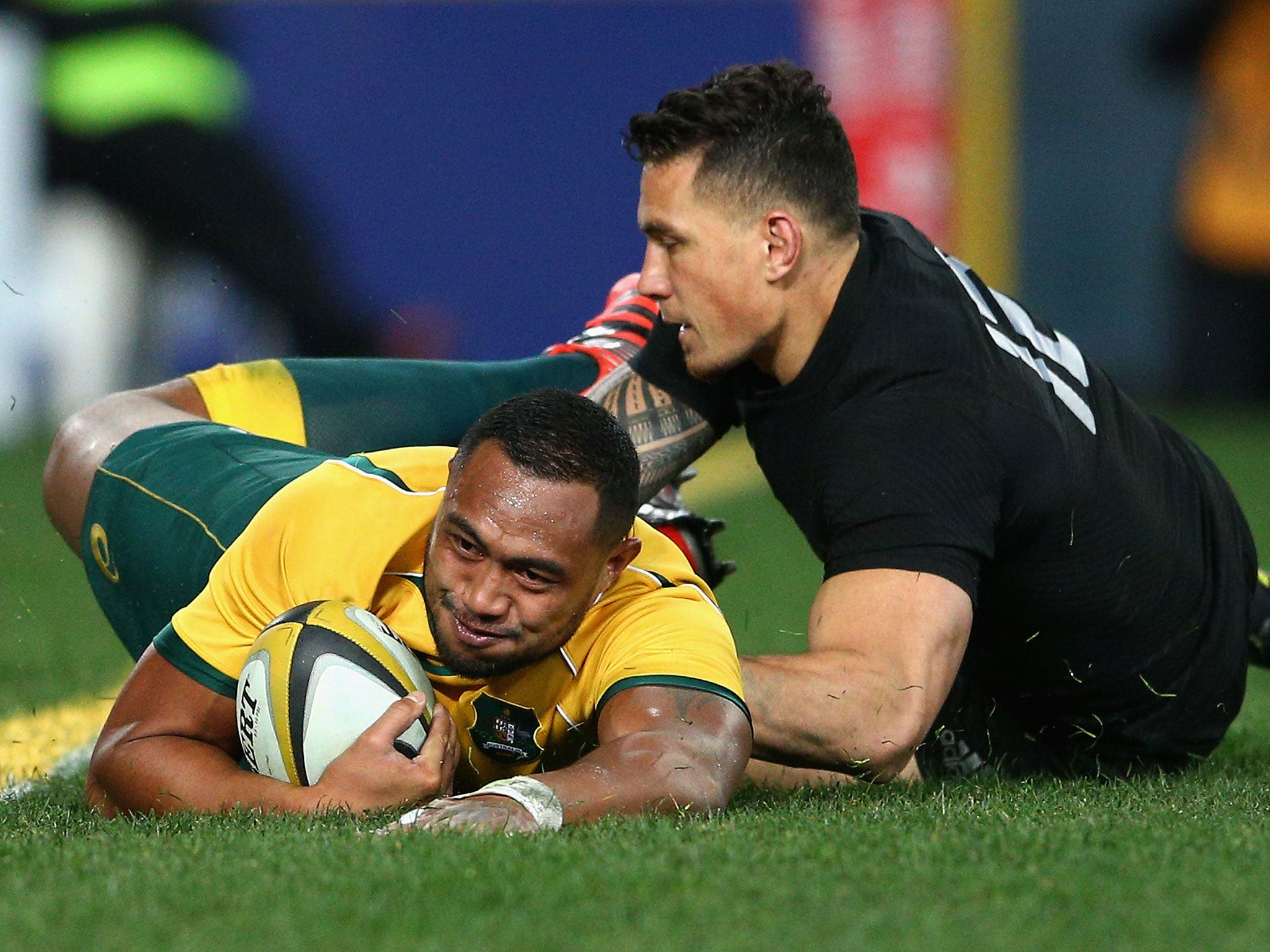 Sekope Kepu of the Wallabies touches down in the corner