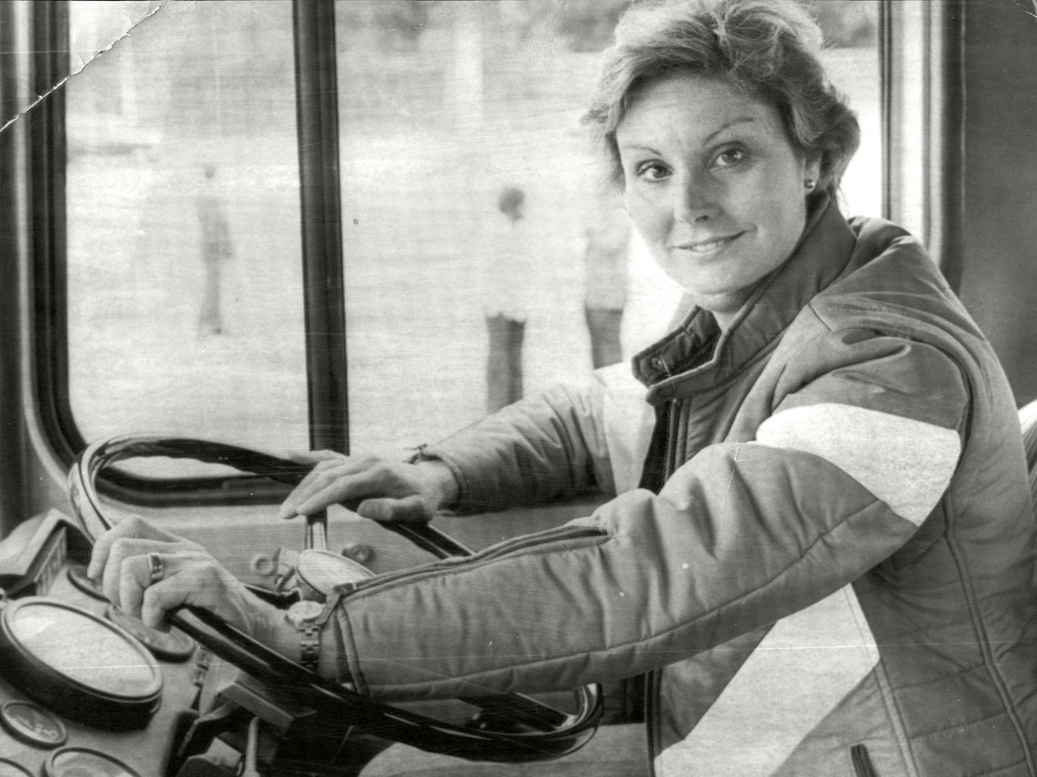 Angela Rippon drives a huge Leyland truck on Top Gear