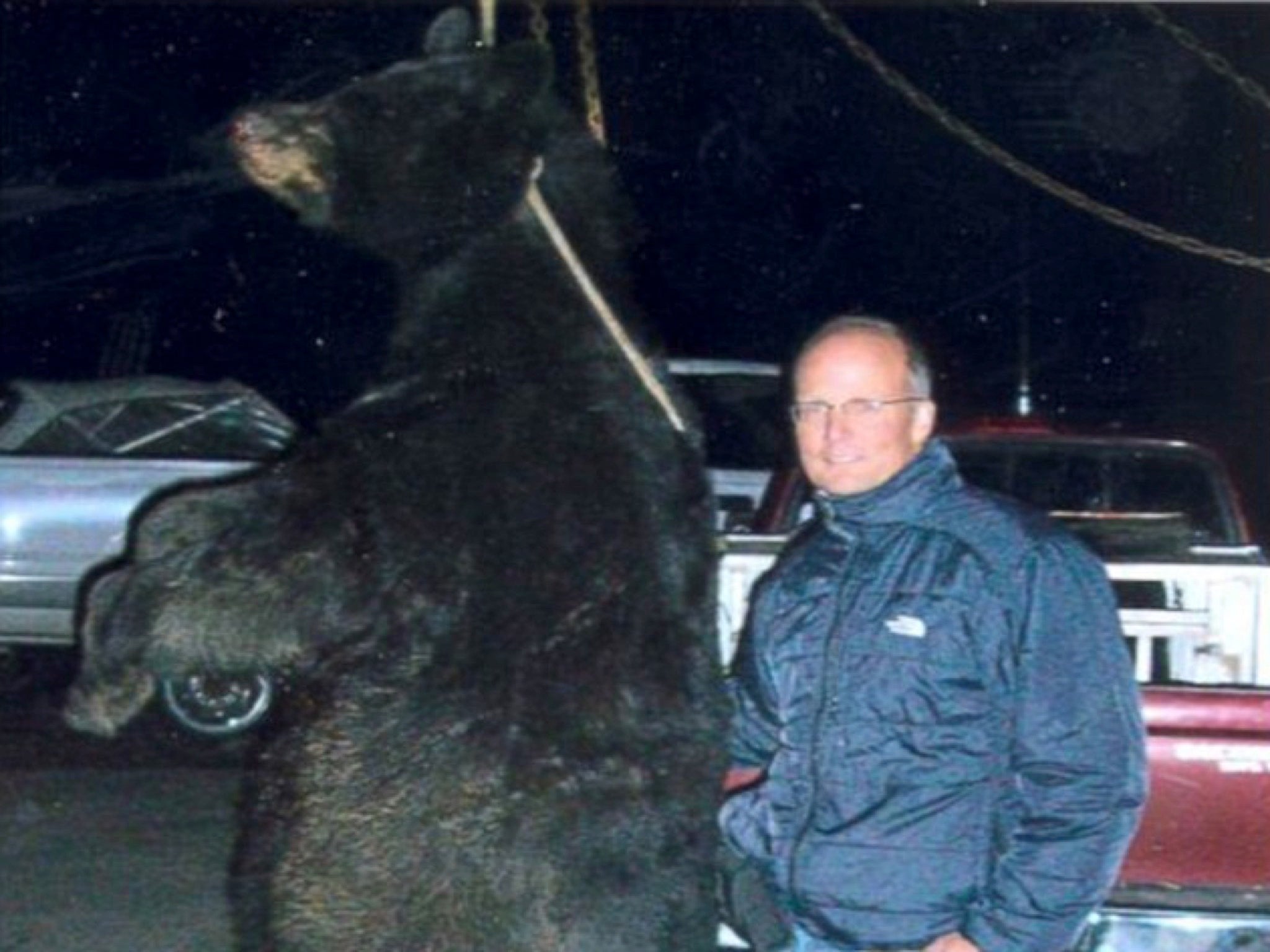 Walter Palmer with a black bear he killed in 2006