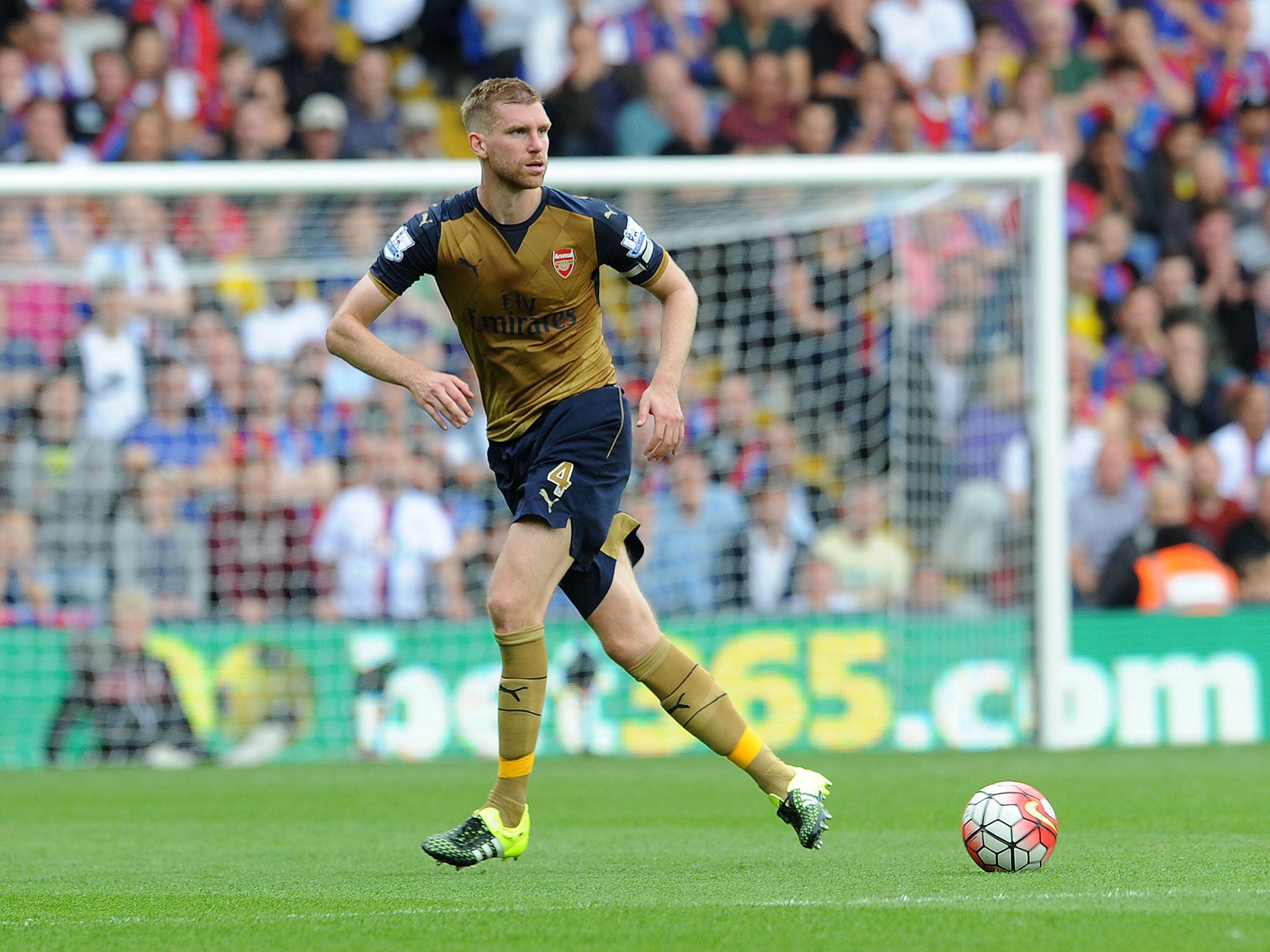 Mertesacker admits Arsenal needed to hold talks before facing Palace