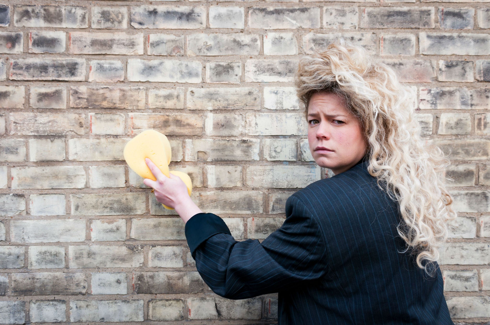 Louise Reay is a British clown who performs only in Chinese