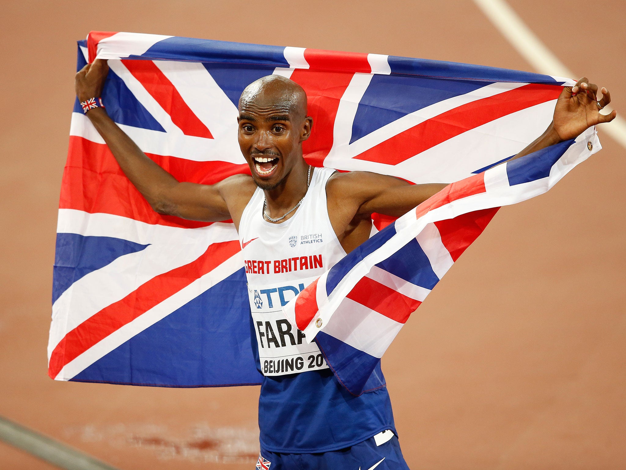 Farah celebrates his 10,000m victory