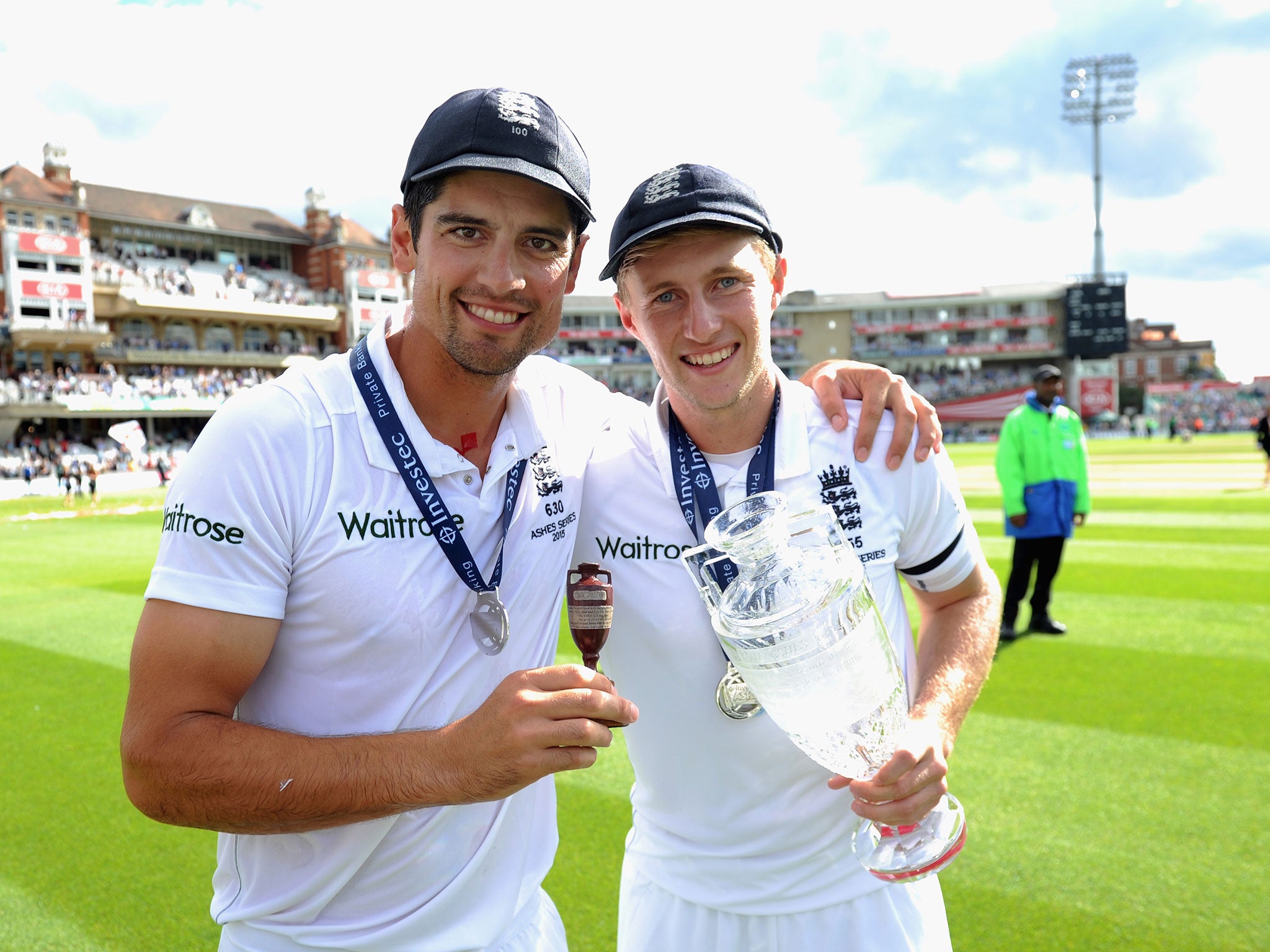 Alastair Cook and Joe Root celebrate at The Oval