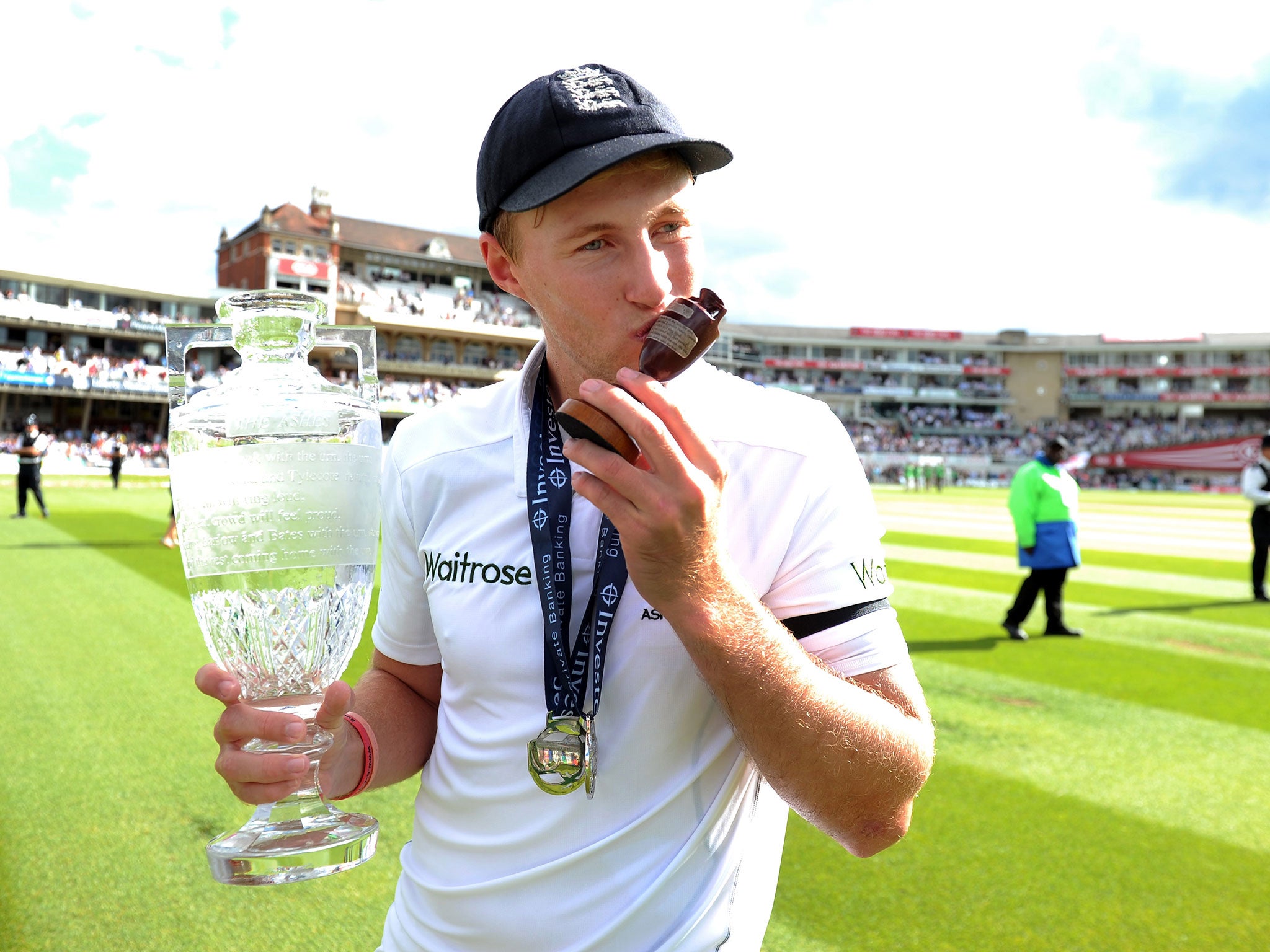 Joe Root celebrates at The Oval