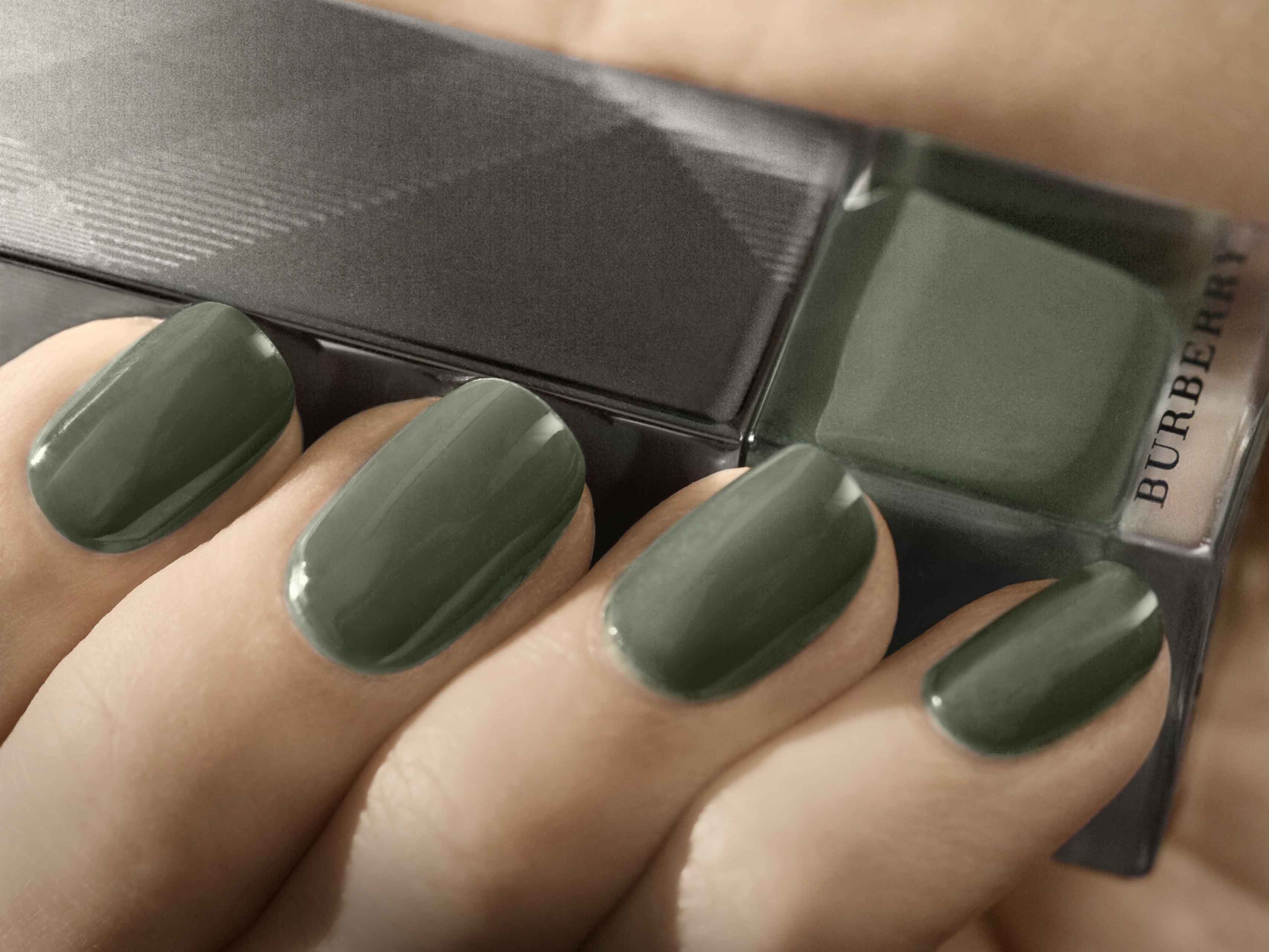 Burberry autumn/winter 2015 nails