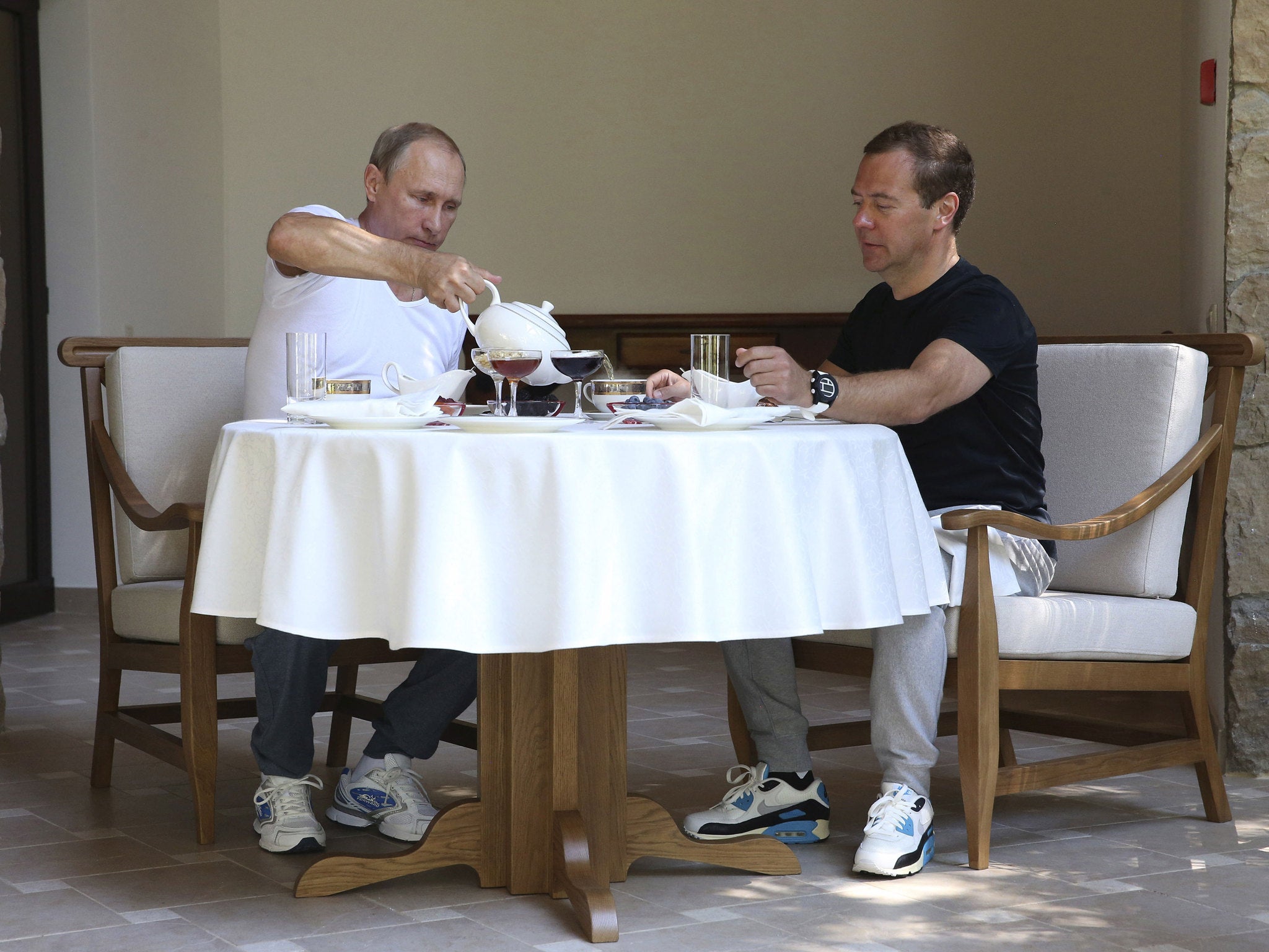 Putin and Medvedev have tea after their workout