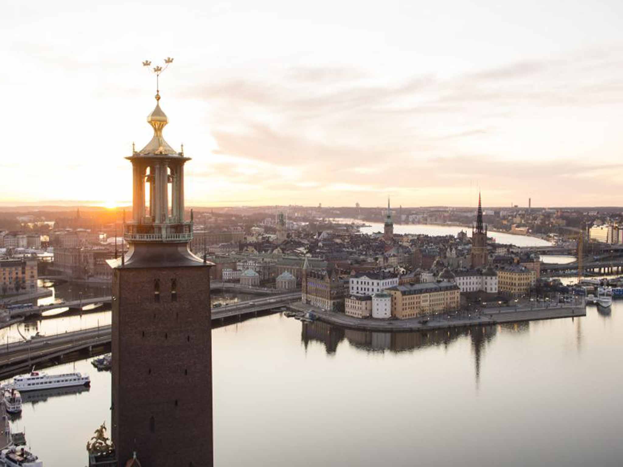 Water feature: the city sits between a lake and the Baltic Sea