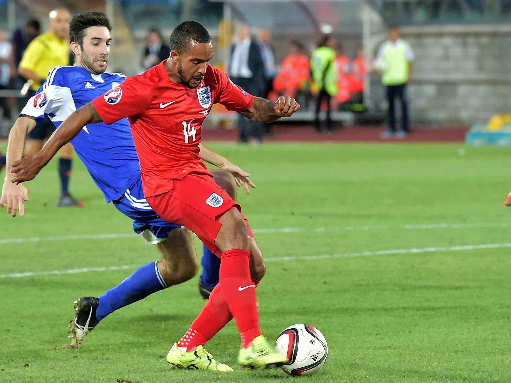 Walcott fired in his second a minute after Kane