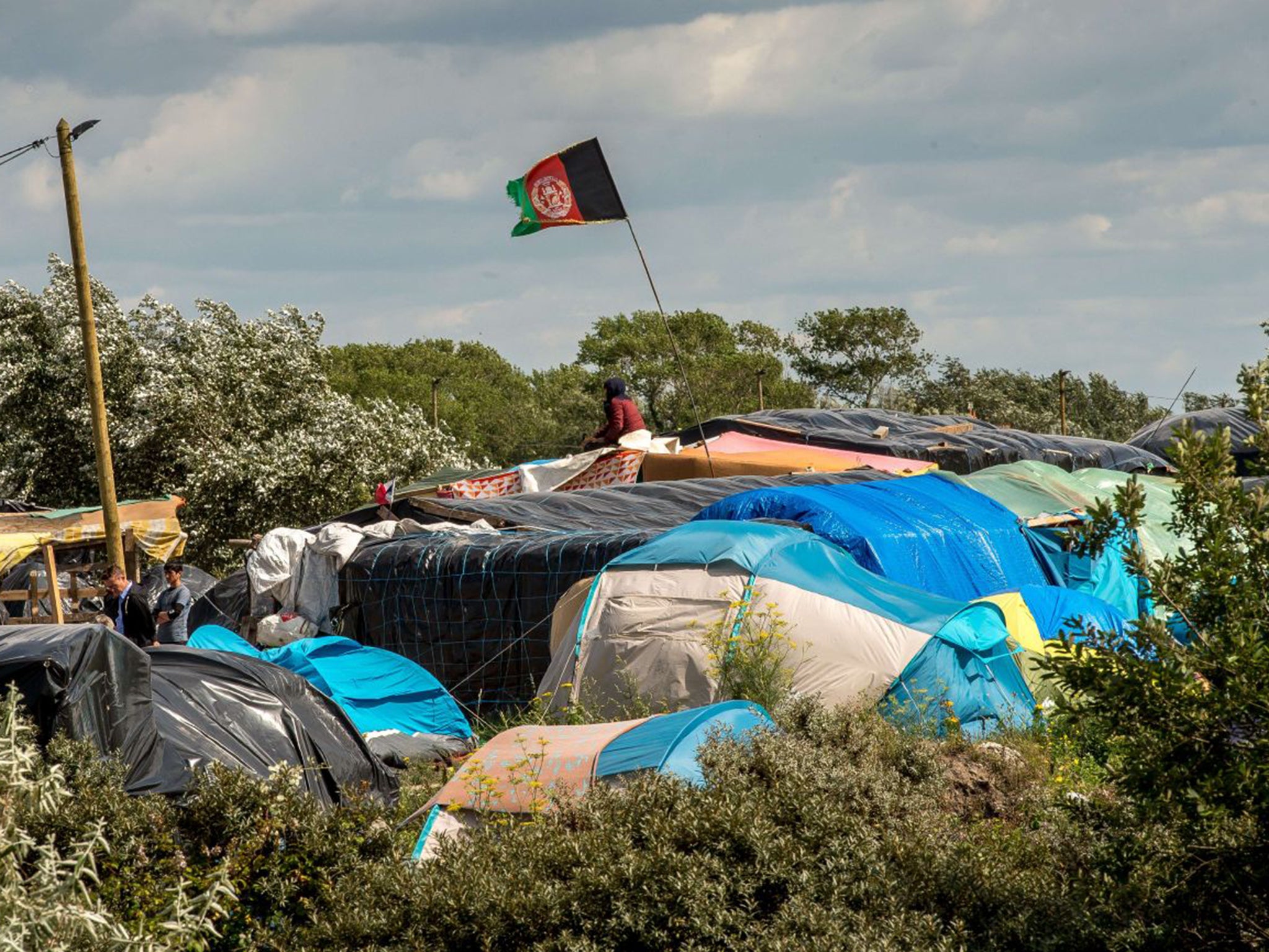 Groups of friends have launched their own convoys to deliver supplies of food, clothing and camping equipment to the “Jungle” refugee camp in Calais