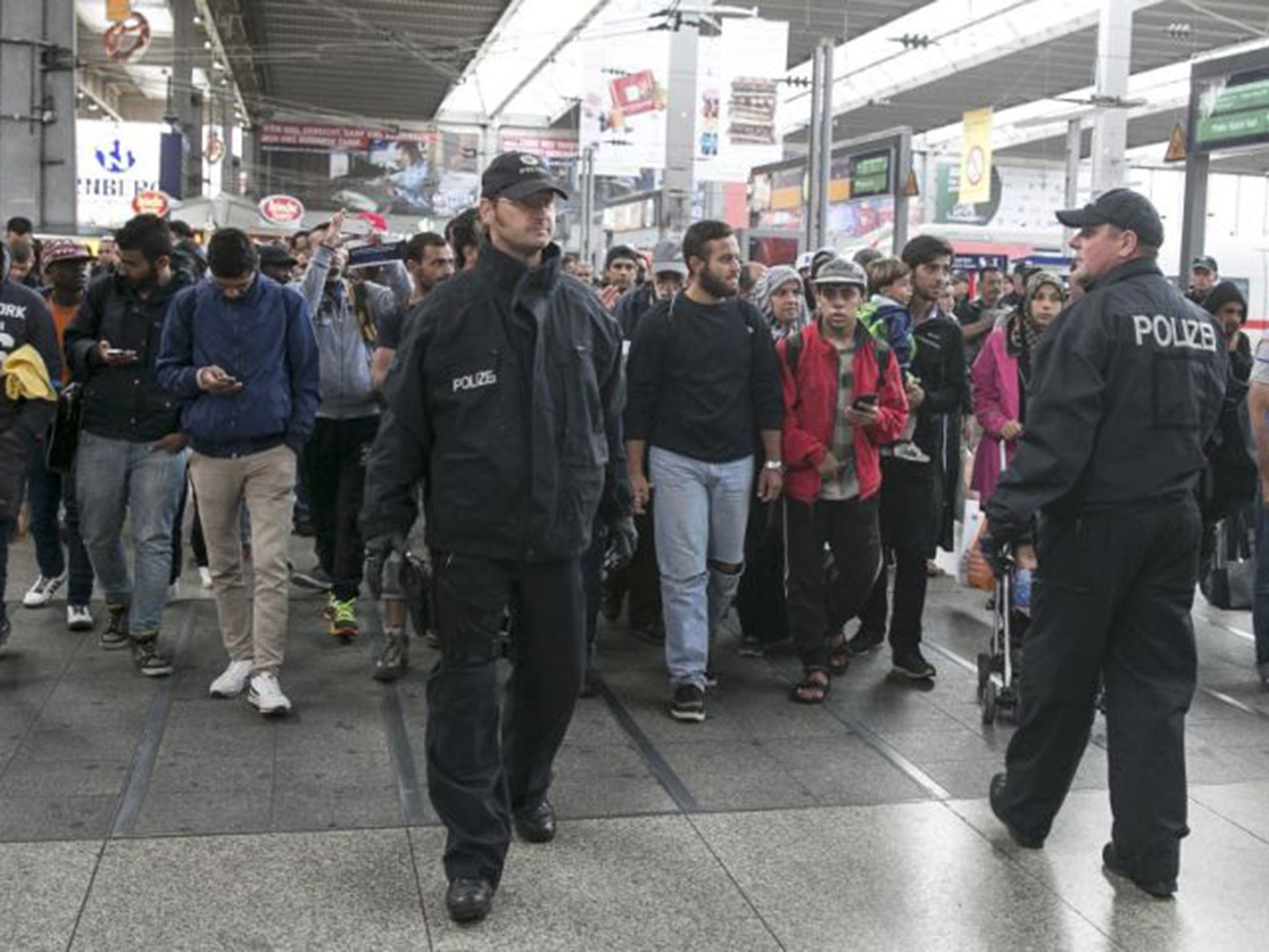 Refugees arrive in Munich