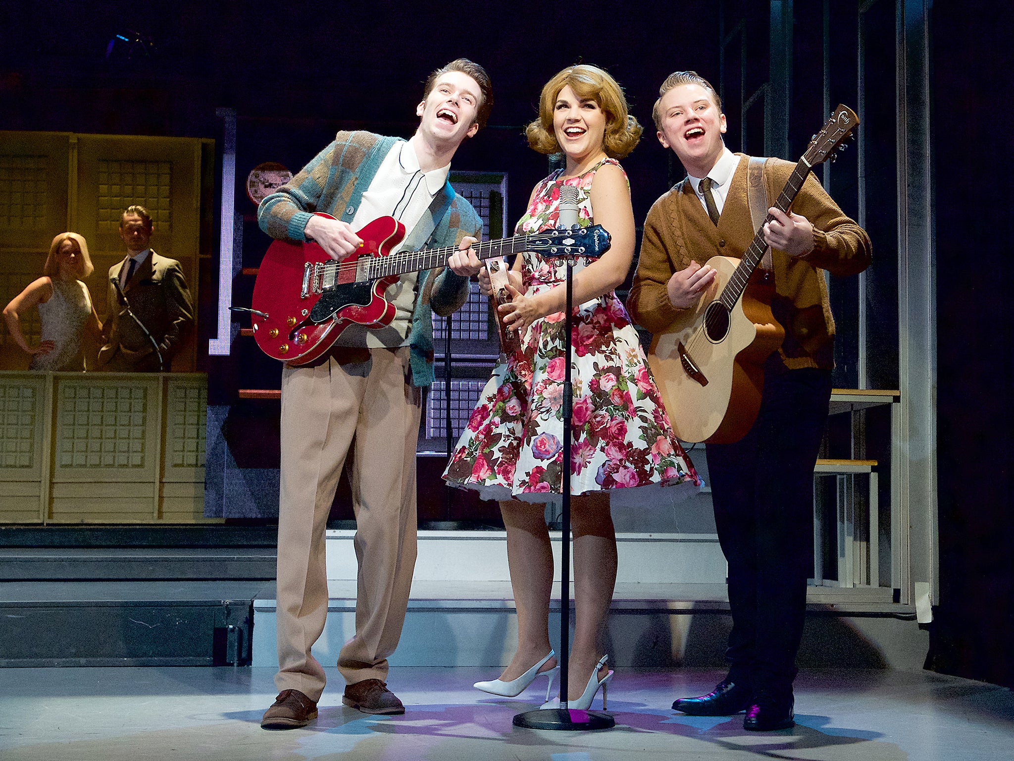 Alison Arnopp (centre) as Dusty Springfeld