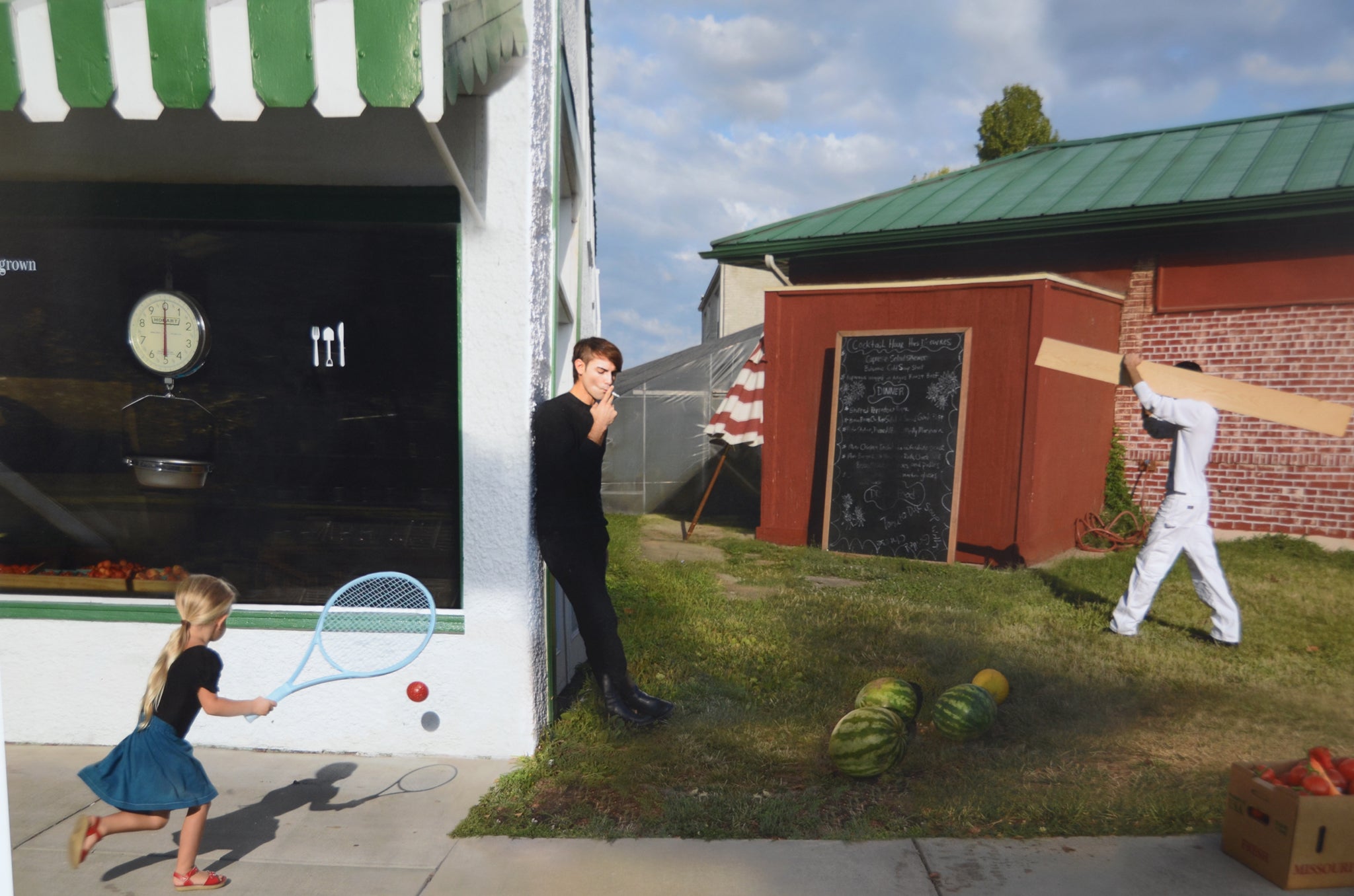 Wicker Swing, 2008 © Julie Blackmon. Courtesy of Cipa Gallery, Beijing