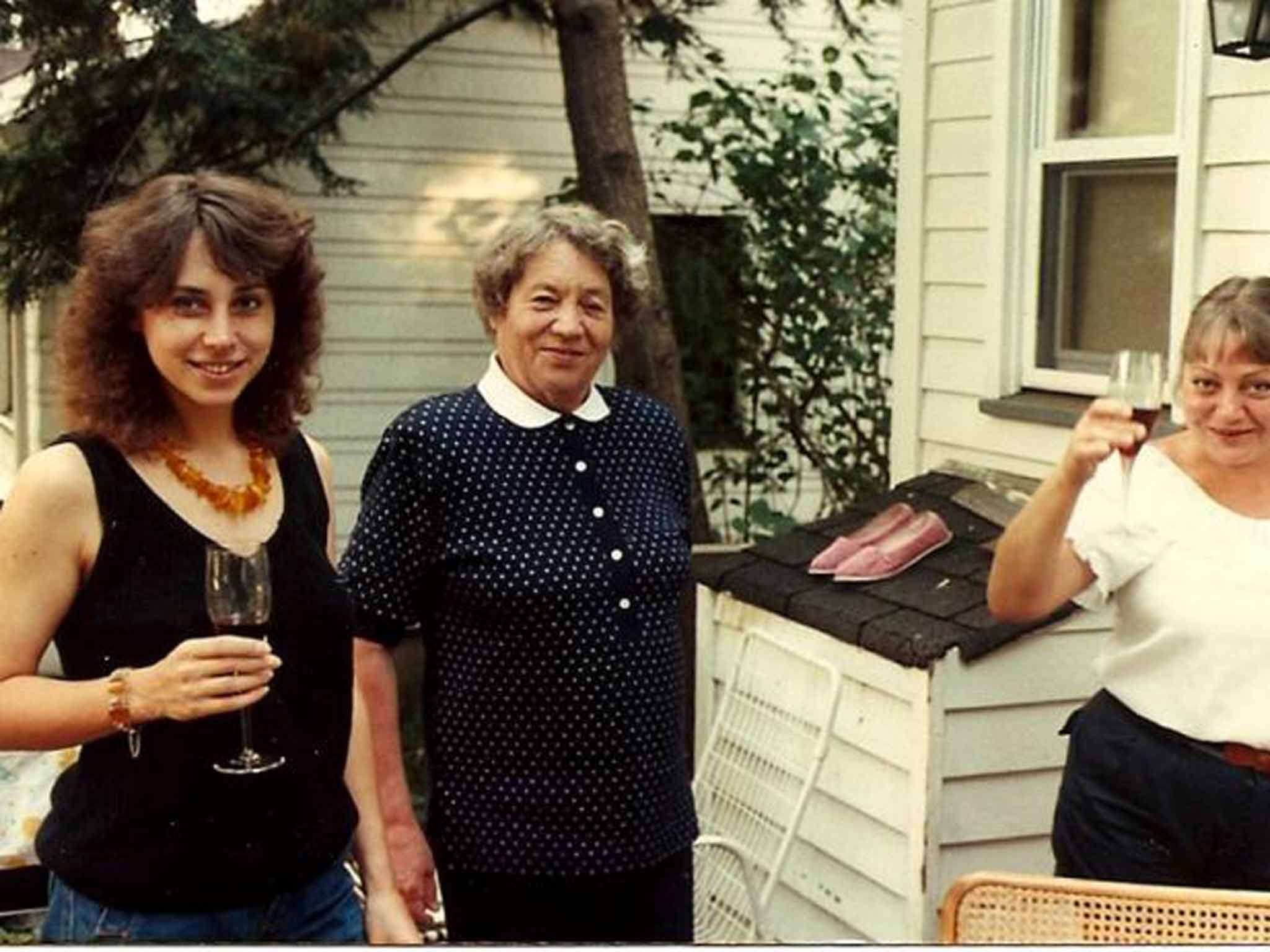 Elena Gorokhova in New Jersey, with her mother and sister, when they visited her shortly after she arrived in the USA