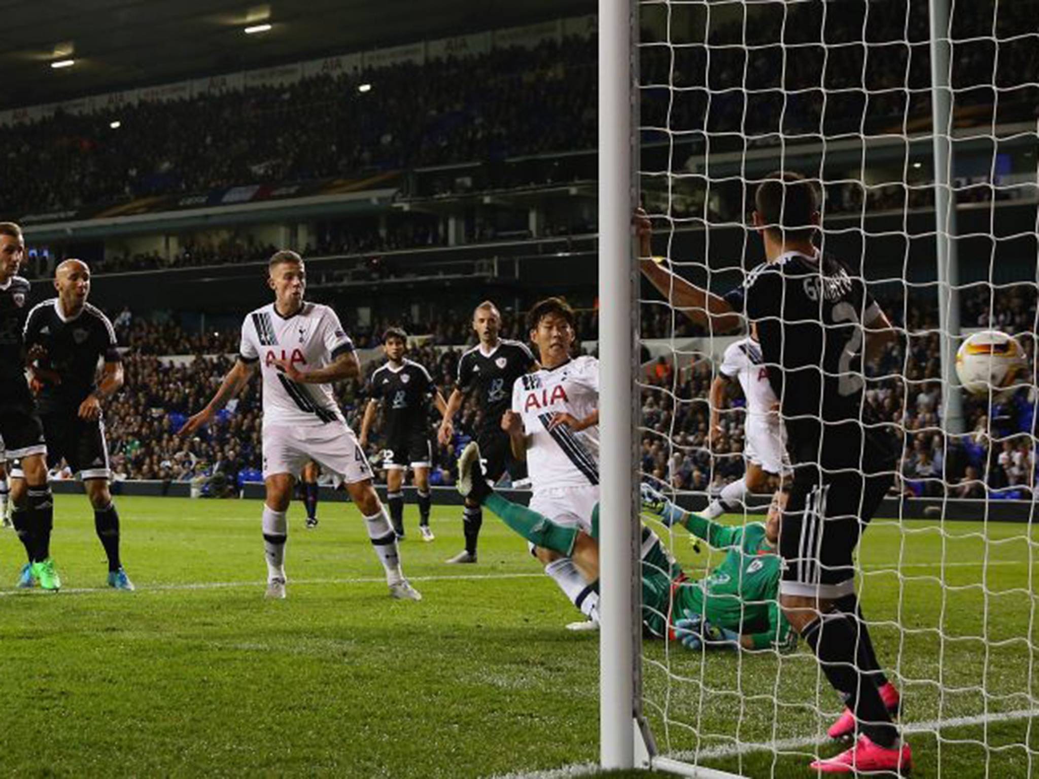 Son Heung-min scores Tottenham’s equaliser at White Hart Lane, his first goal for the club