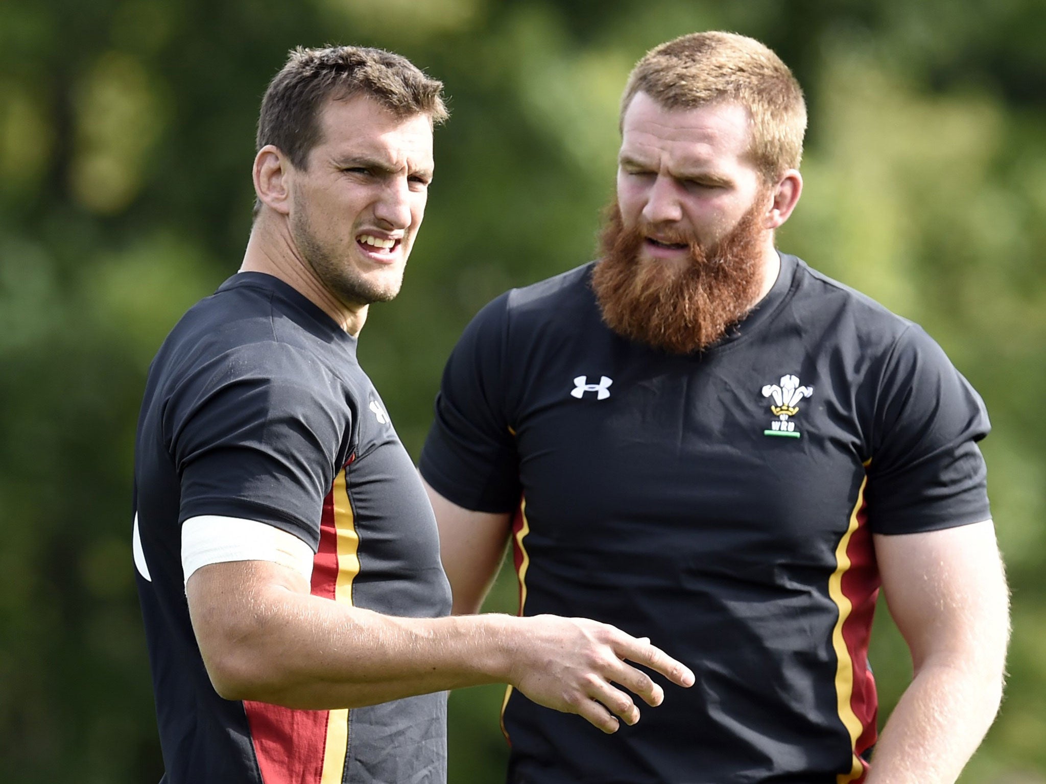 Sam Warburton and Jake Ball talk in training