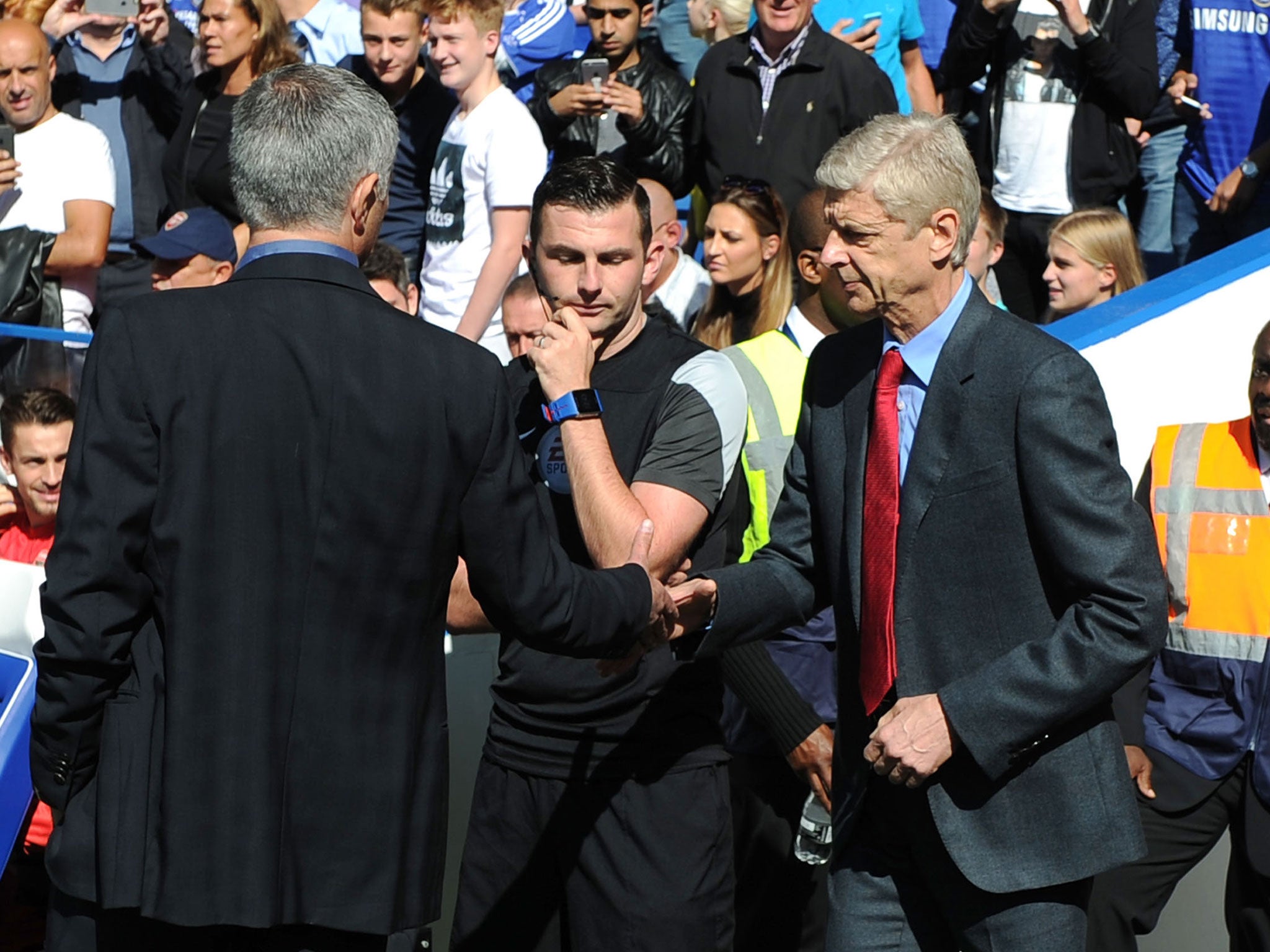 Jose Mourinho and Arsene Wenger shake hands prior to kick-off at Stamford Bridge