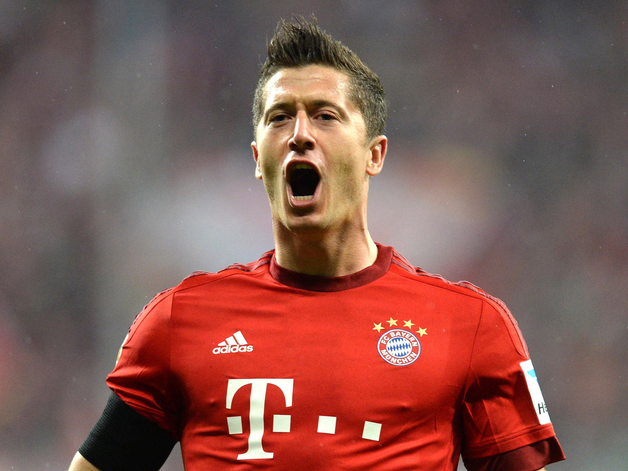 Robert Lewandowski scored five goals in nine minutes in Bayern Munich's 5-1 victory over Wolfsburg