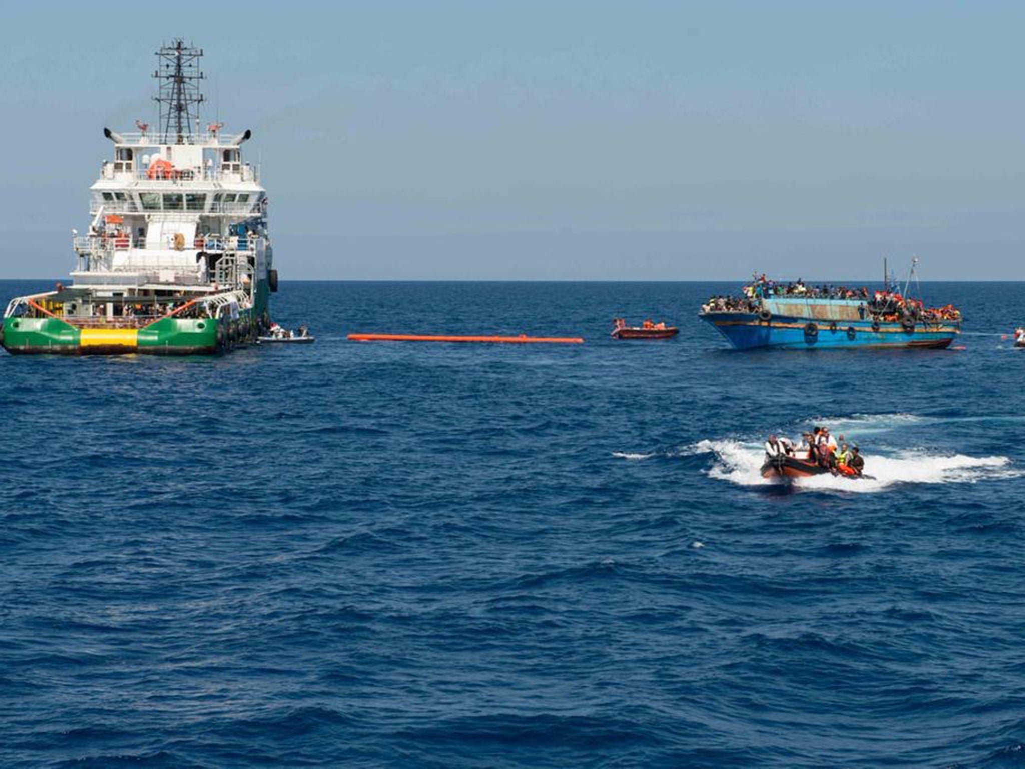 &#13;
Ben Board's flotation device in operation &#13;