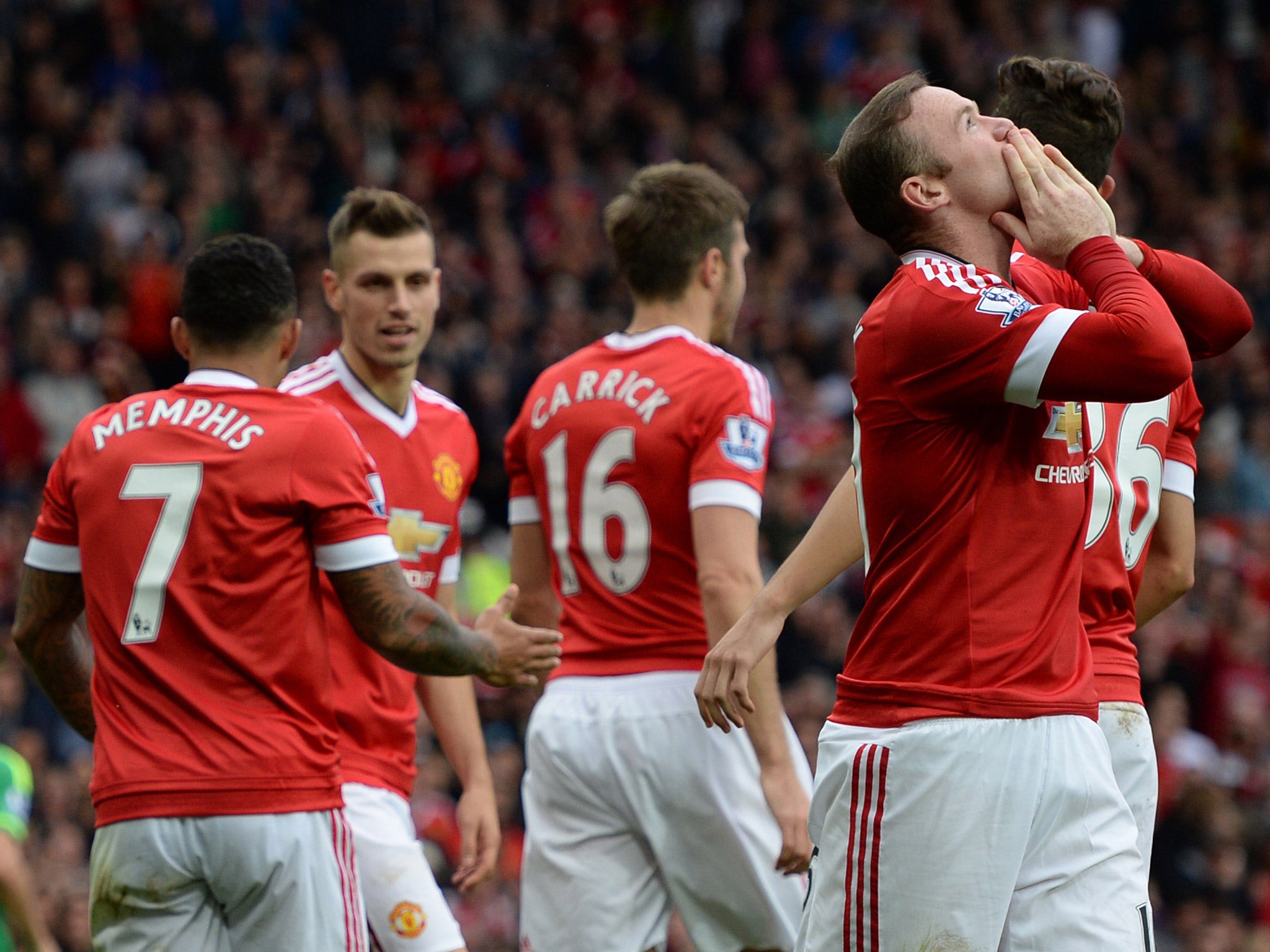 Wayne Rooney celebrates his goal