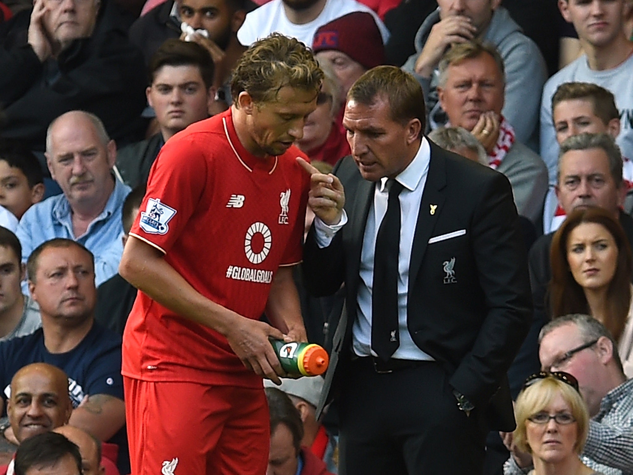 Lucas Leiva speaks to Brendan Rodgers