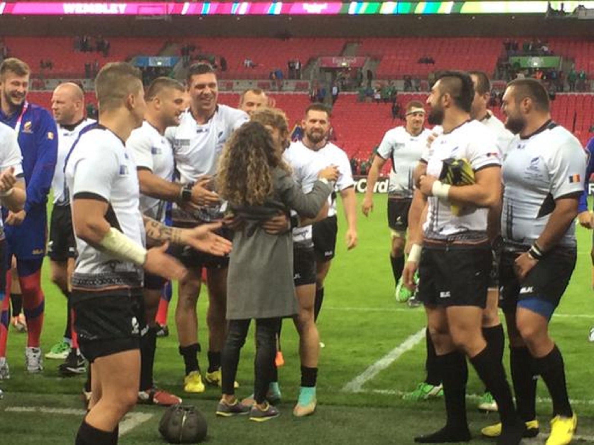 Romania scrum-half Florin Surugiu proposes to his girlfriend at Wembley