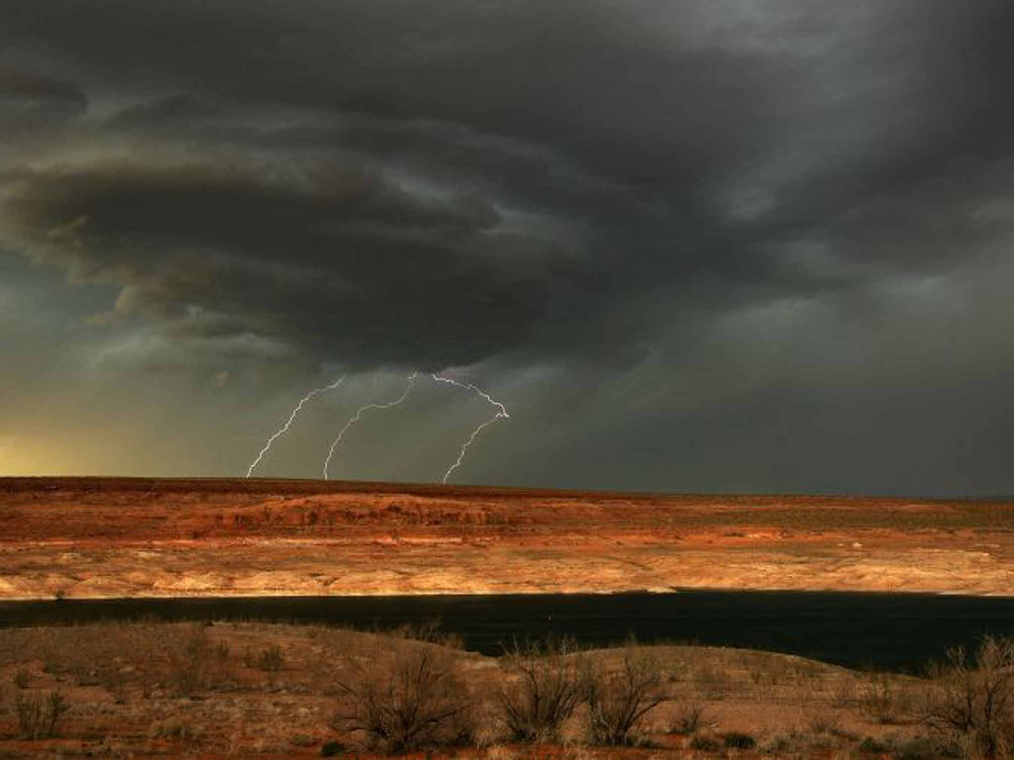 Rain and shine: starting in July, moist air drawn from the eastern Pacific is blown north-west into Arizona and New Mexico