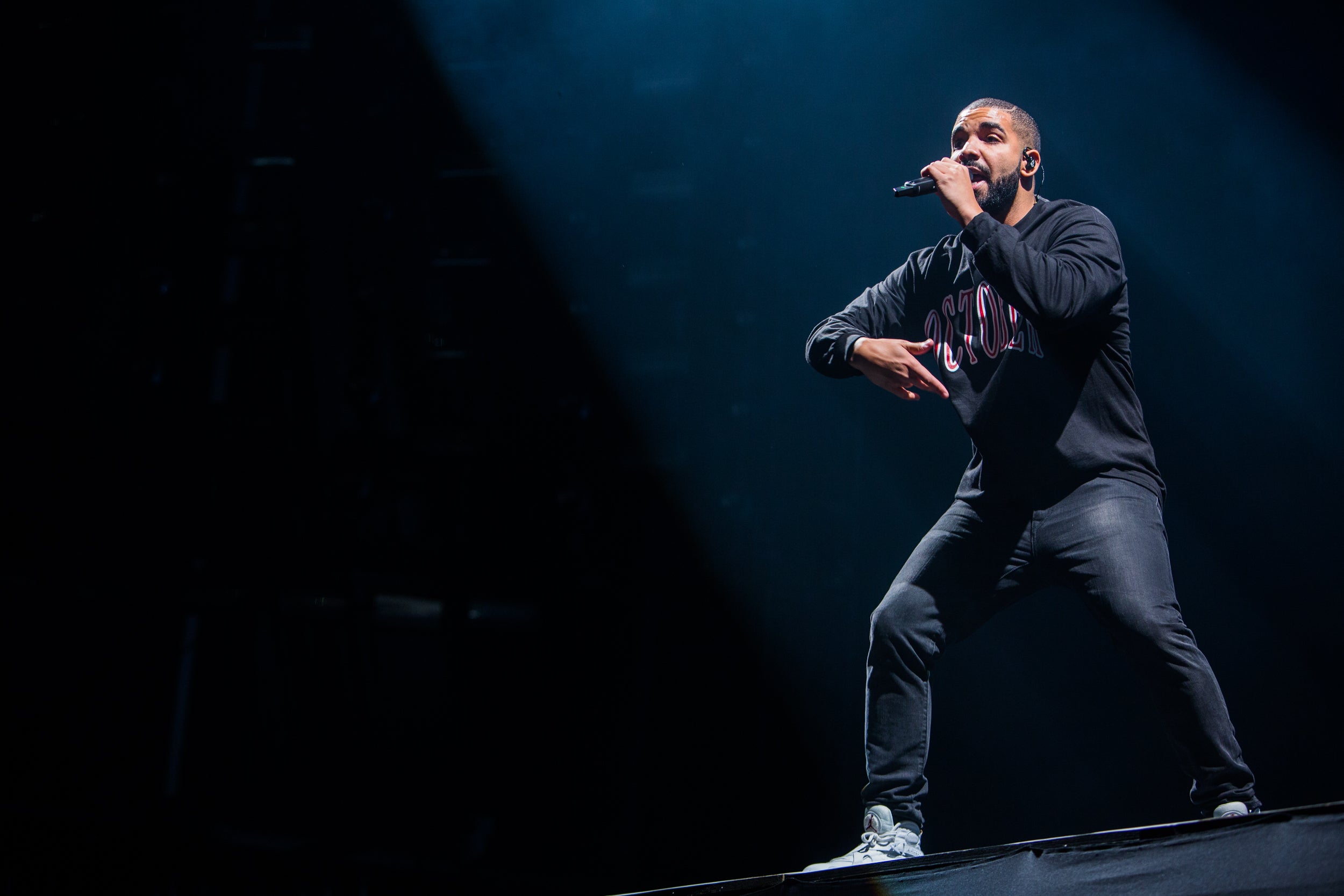 Drake works the crowd at the nation's capital.