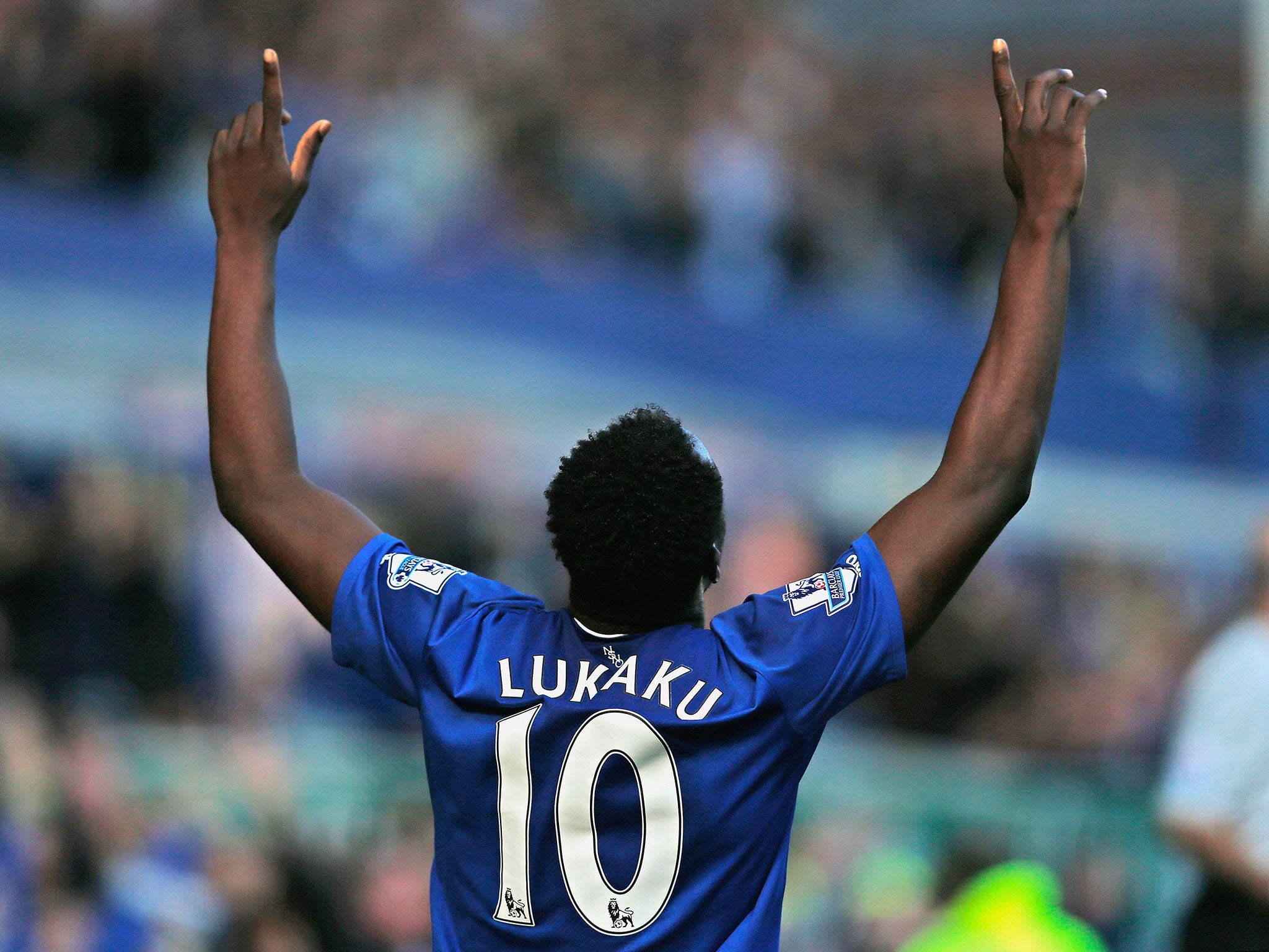 Romelu Lukaku celebrates his goal against Liverpool