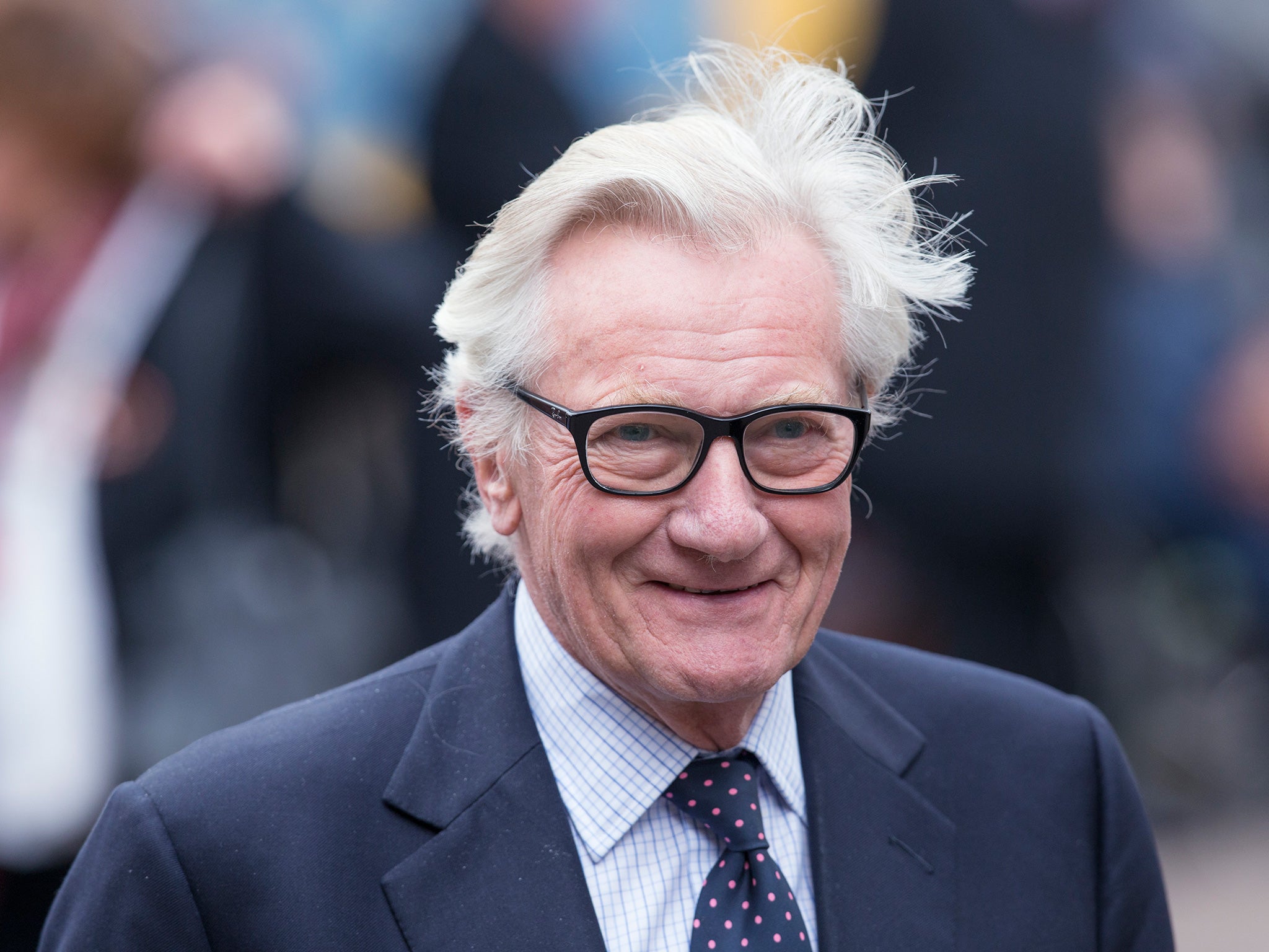 Heseltine says that Cameron's preroogative is to remain within the EU