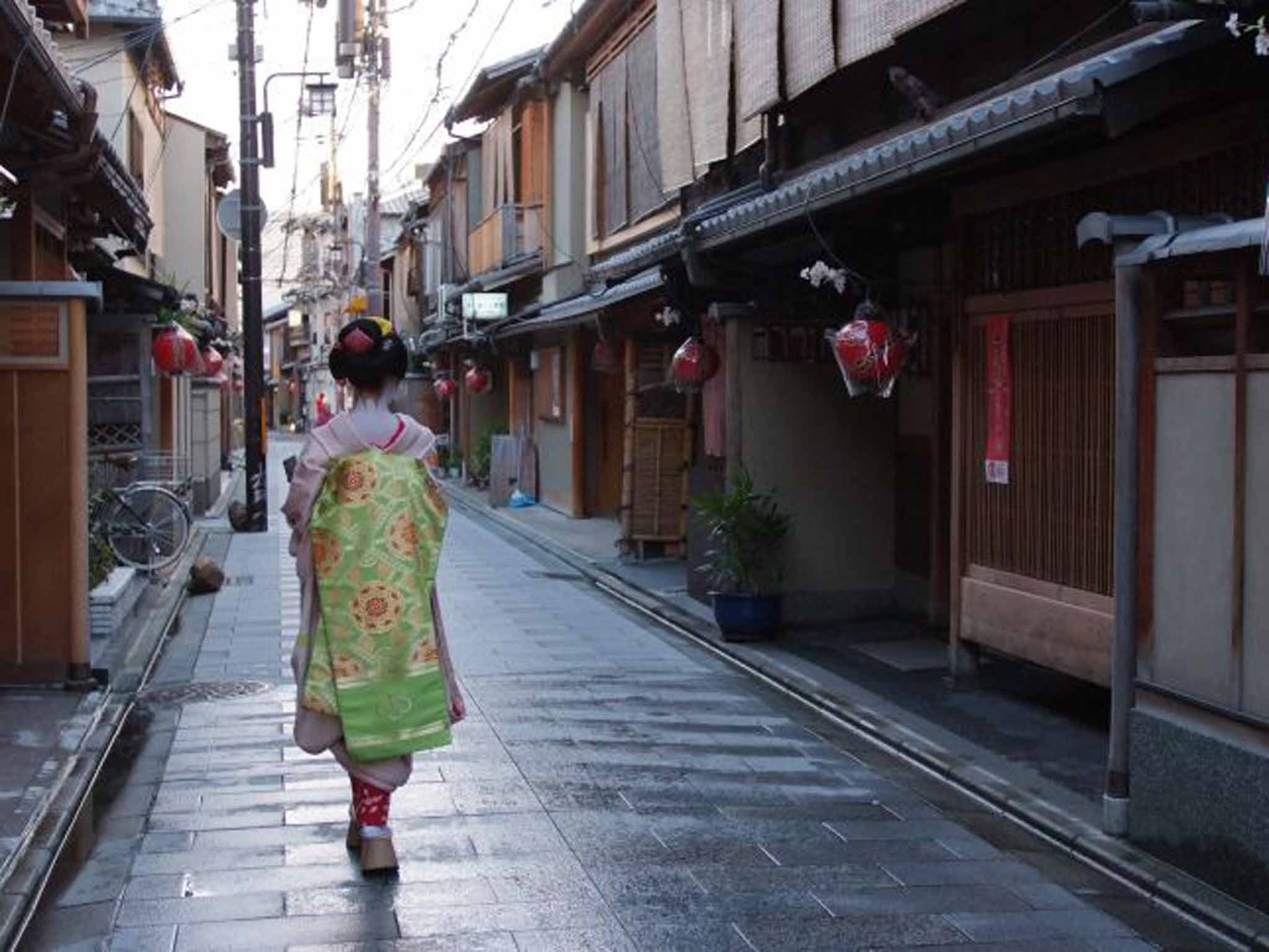 Memoirs of a geisha: experience traditional culture