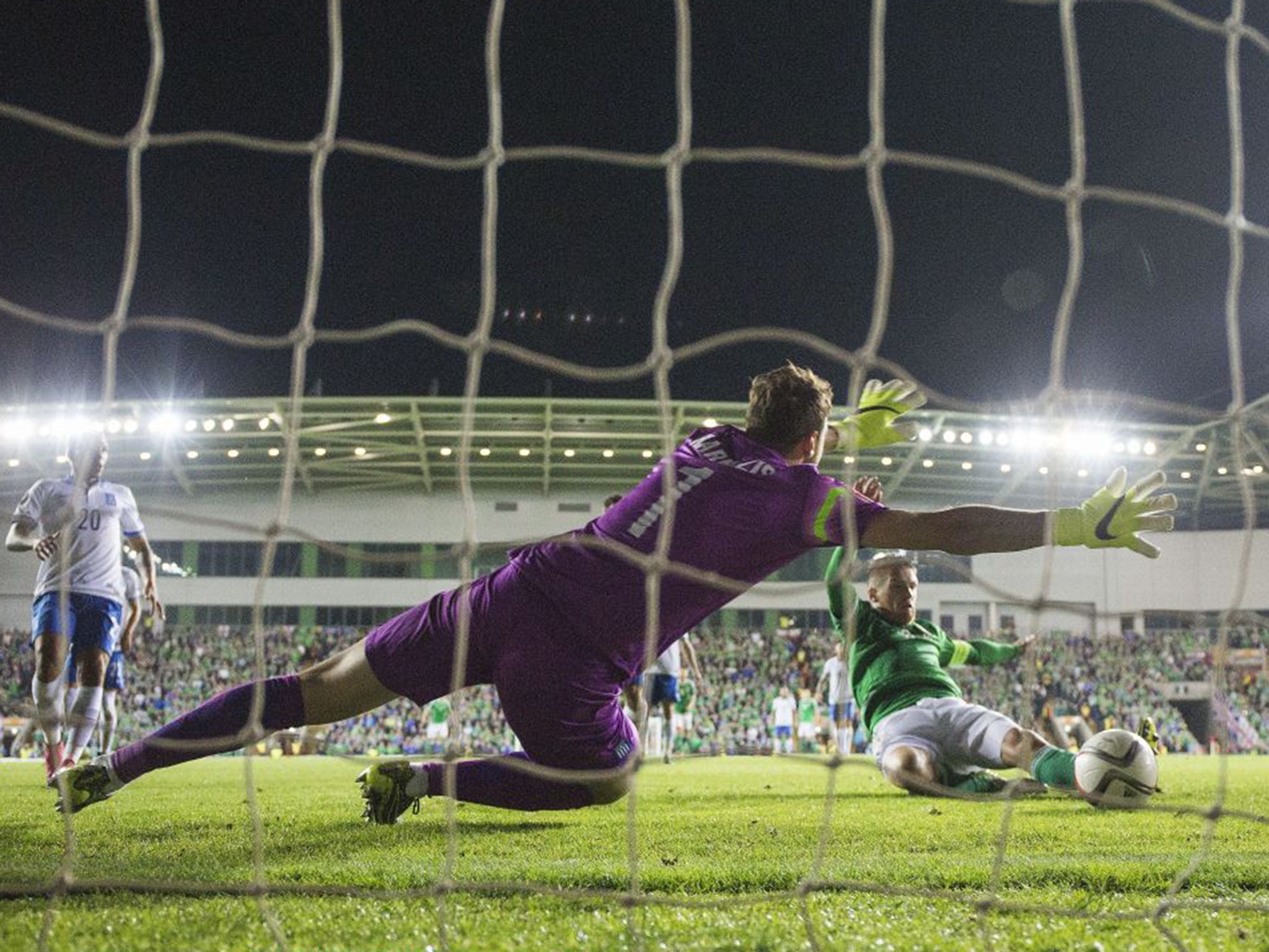 Steven Davis slides in to put Northern Ireland one up