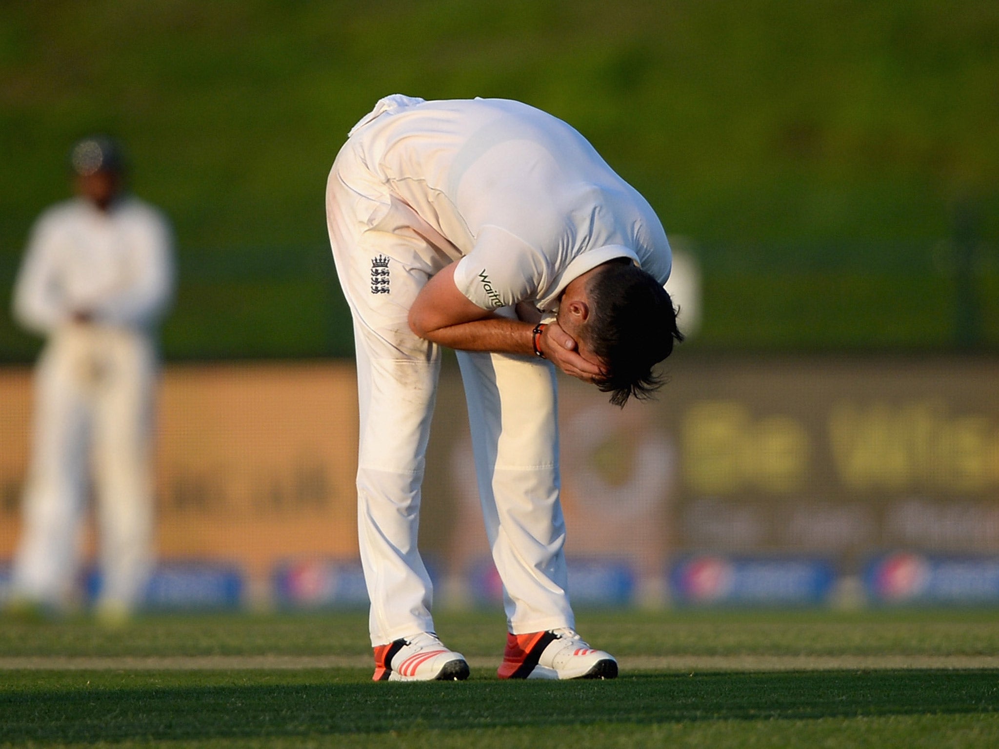 Jimmy Anderson laments Ian Bell dropping Shoaib Malik