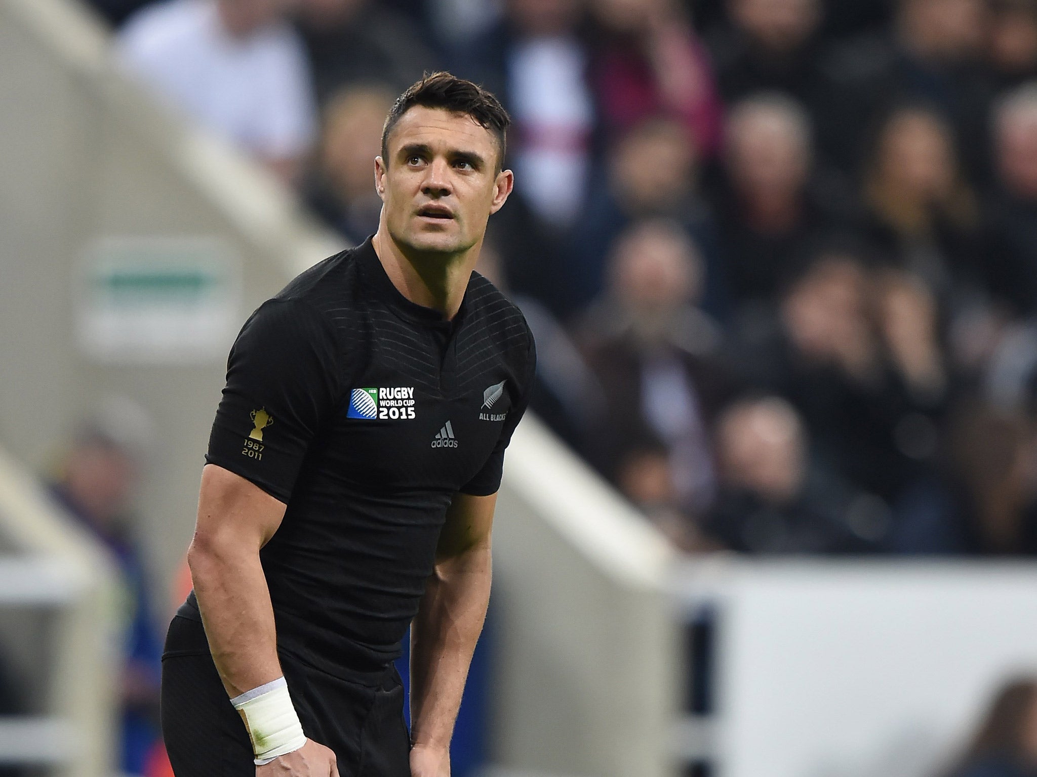 Carter prepares to convert his New Zealand's second try during the match against Tonga