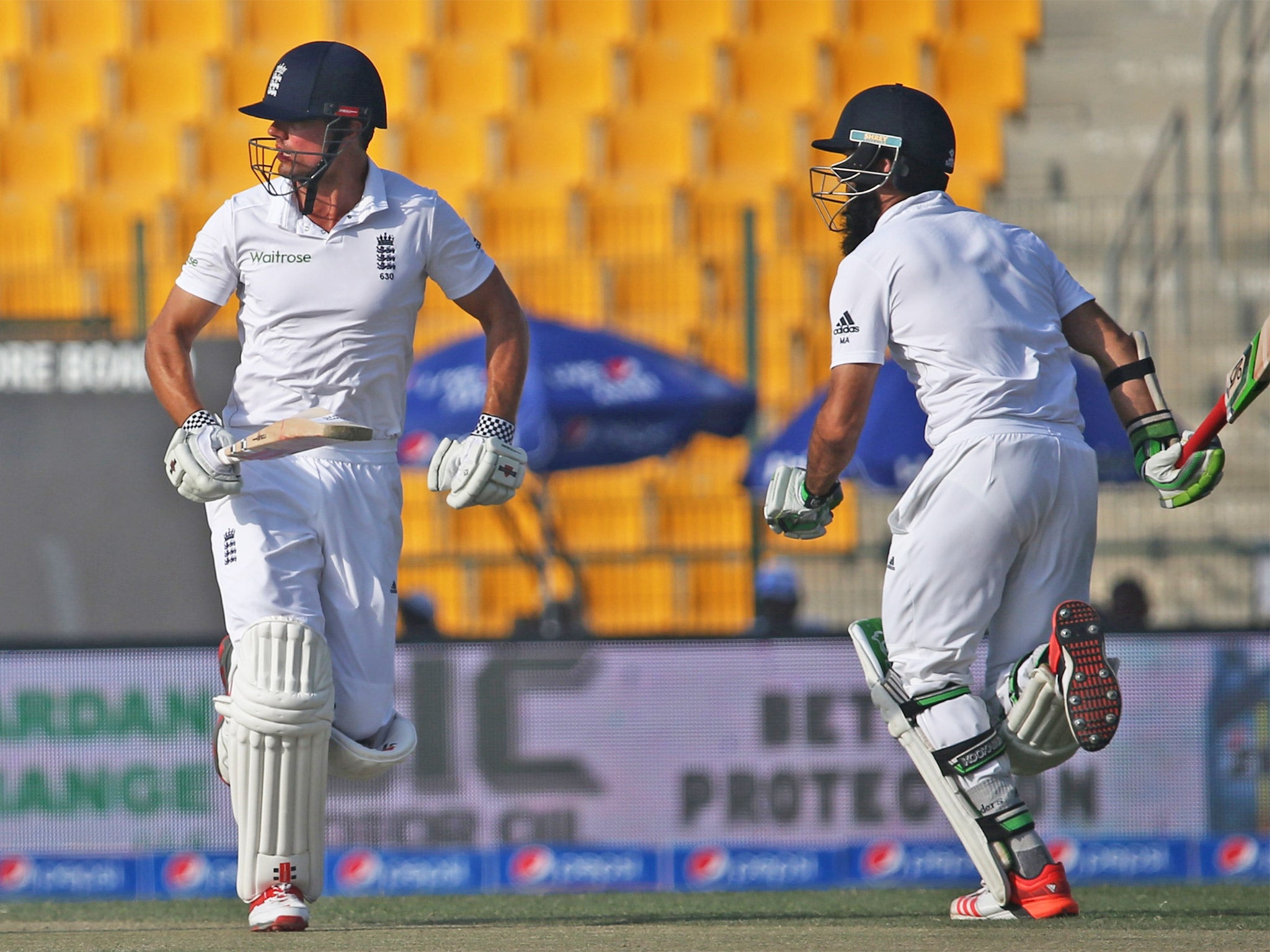 
Alastair Cook and Moeen Ali getting England’s reply under way (Getty) 